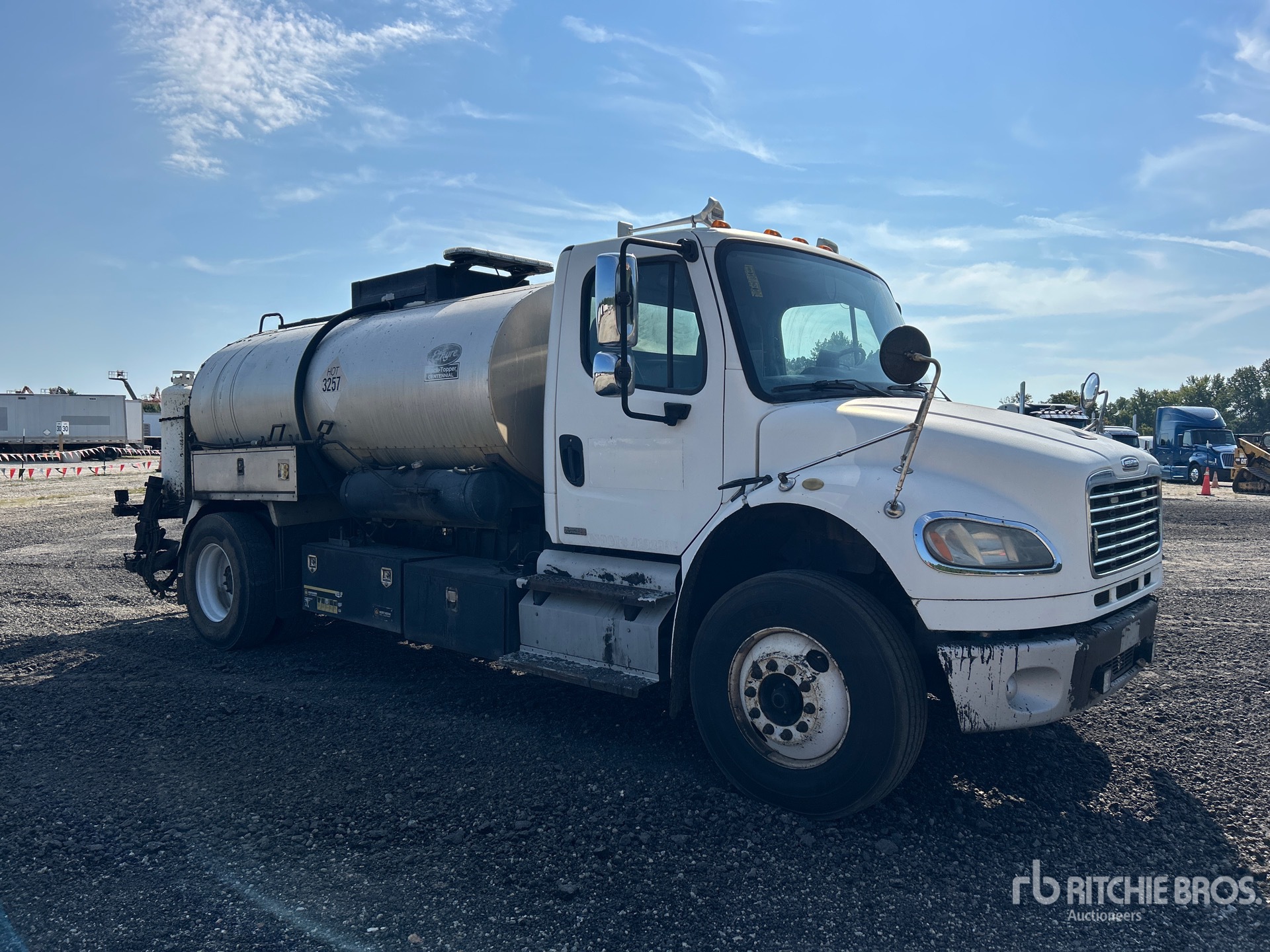 2012 Freightliner M2 106