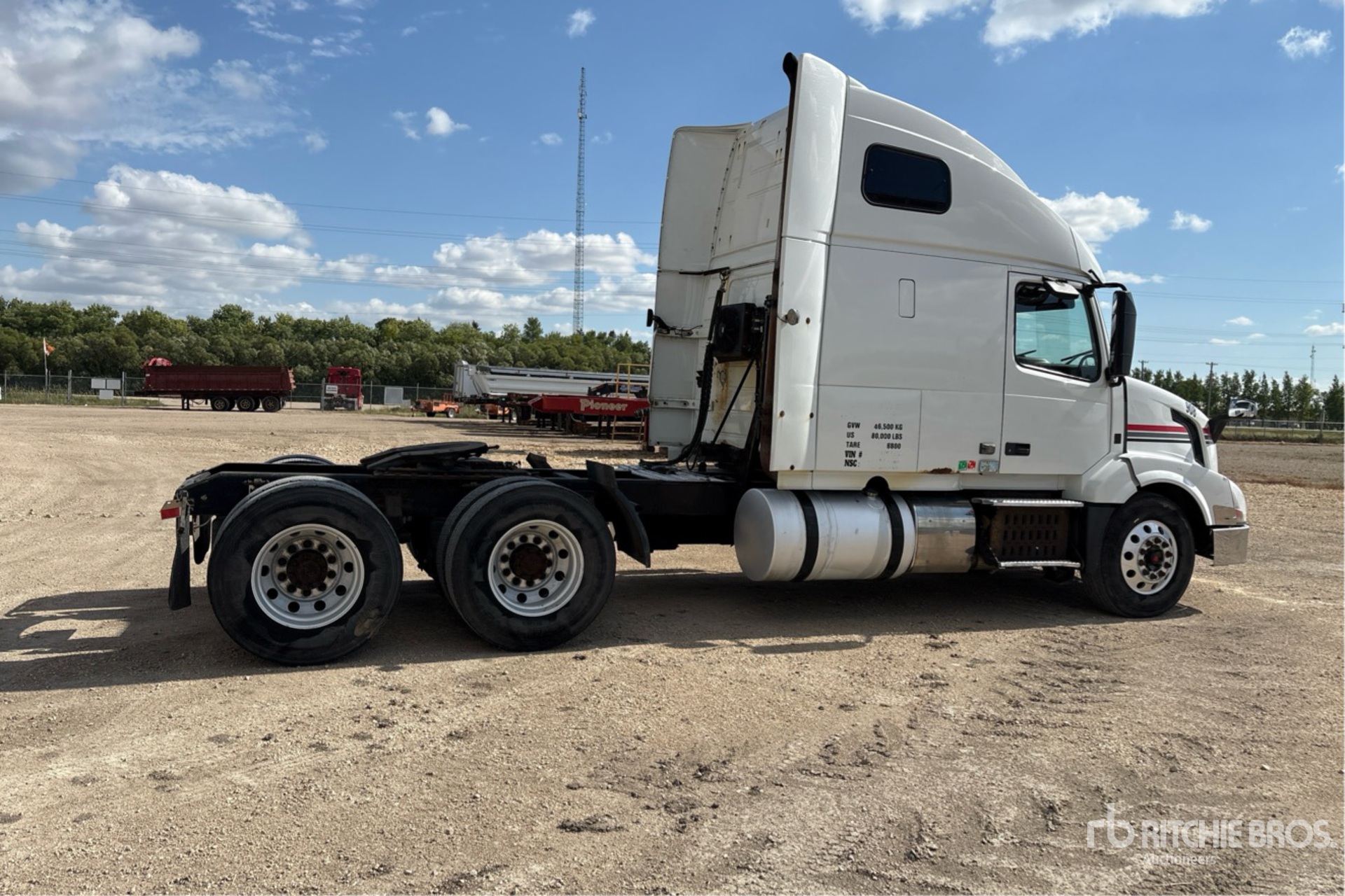 2015 Volvo VNL64T