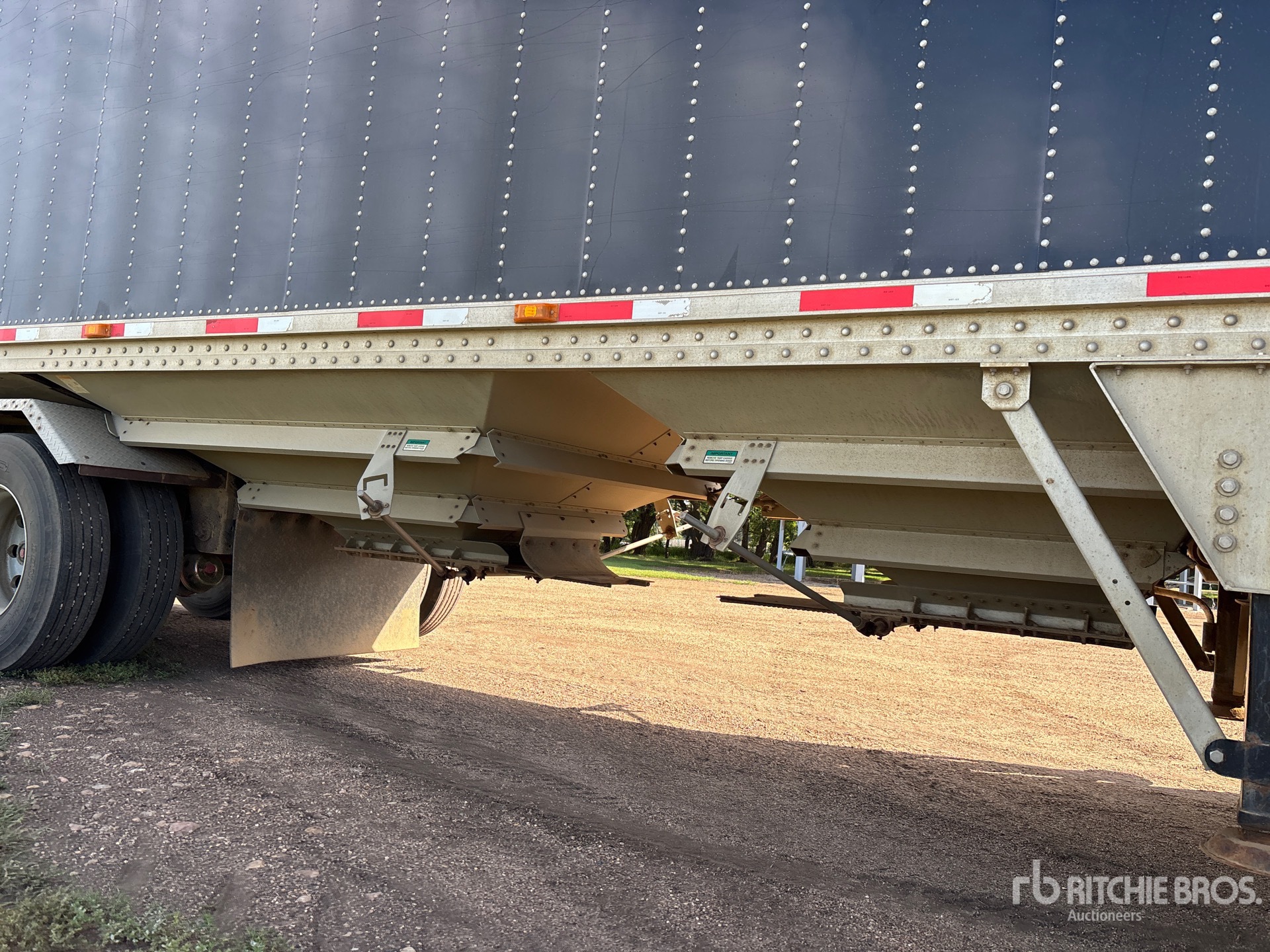 2013 Load King 30 ft T/A Super B-Train Pup