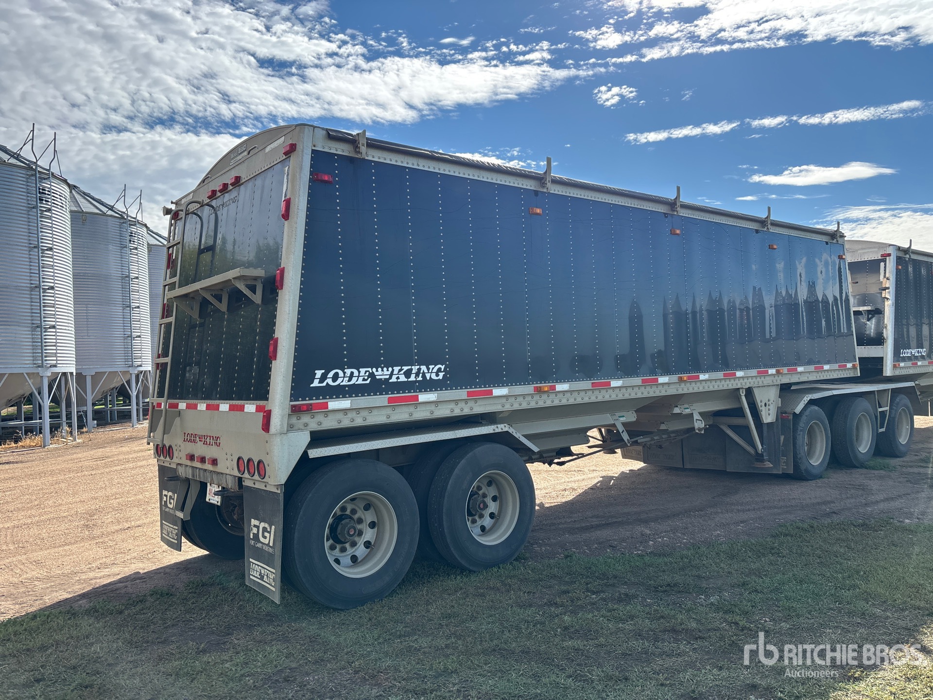 2013 Load King 30 ft T/A Super B-Train Pup