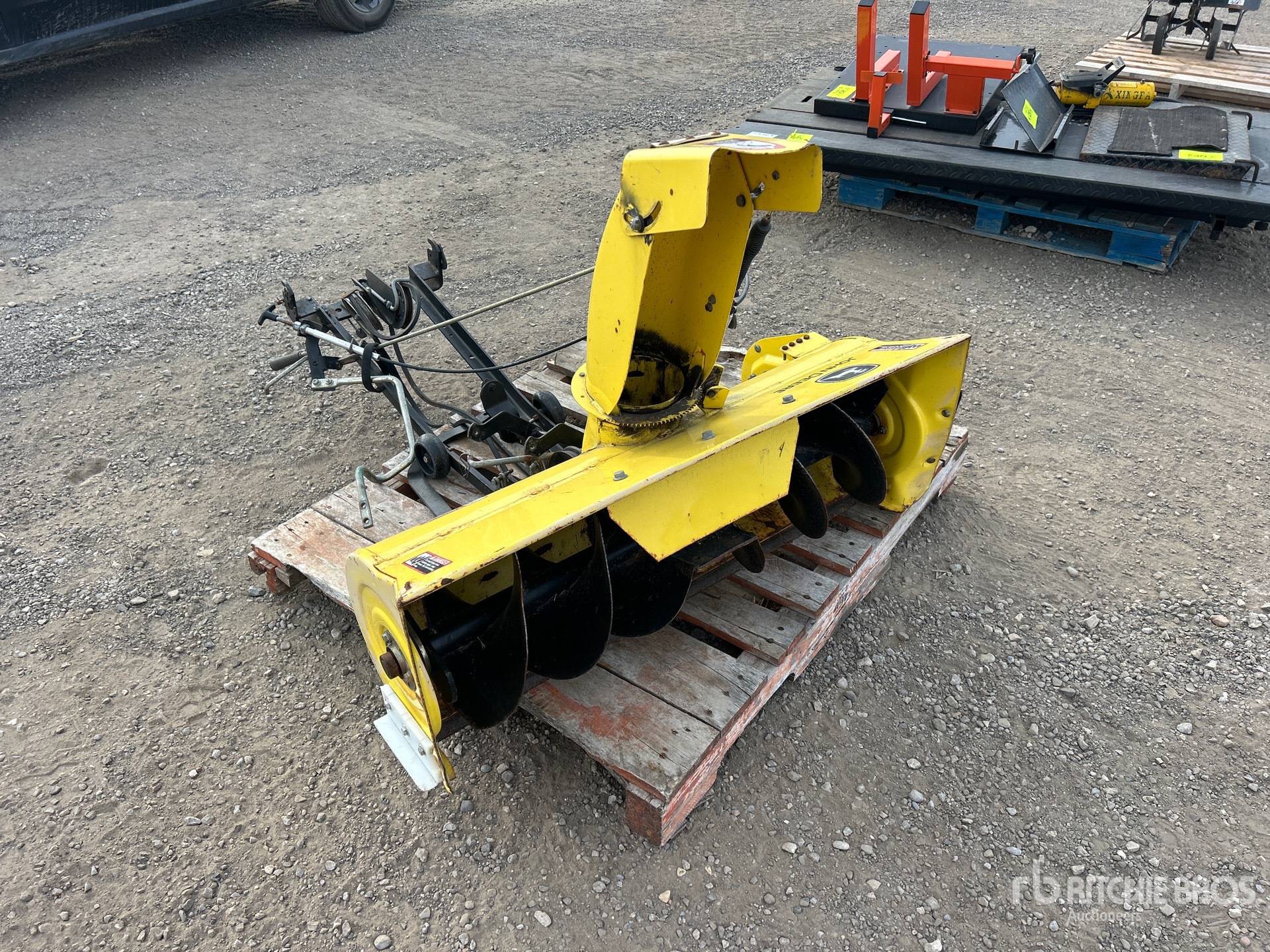 John Deere 3252