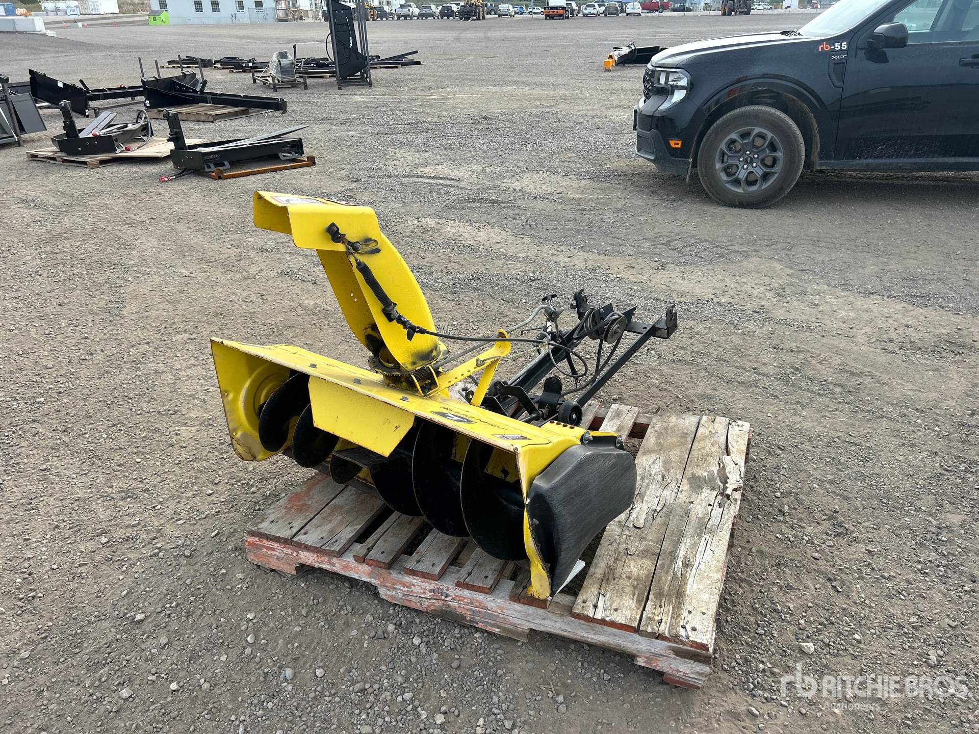 Photo of John Deere 3252