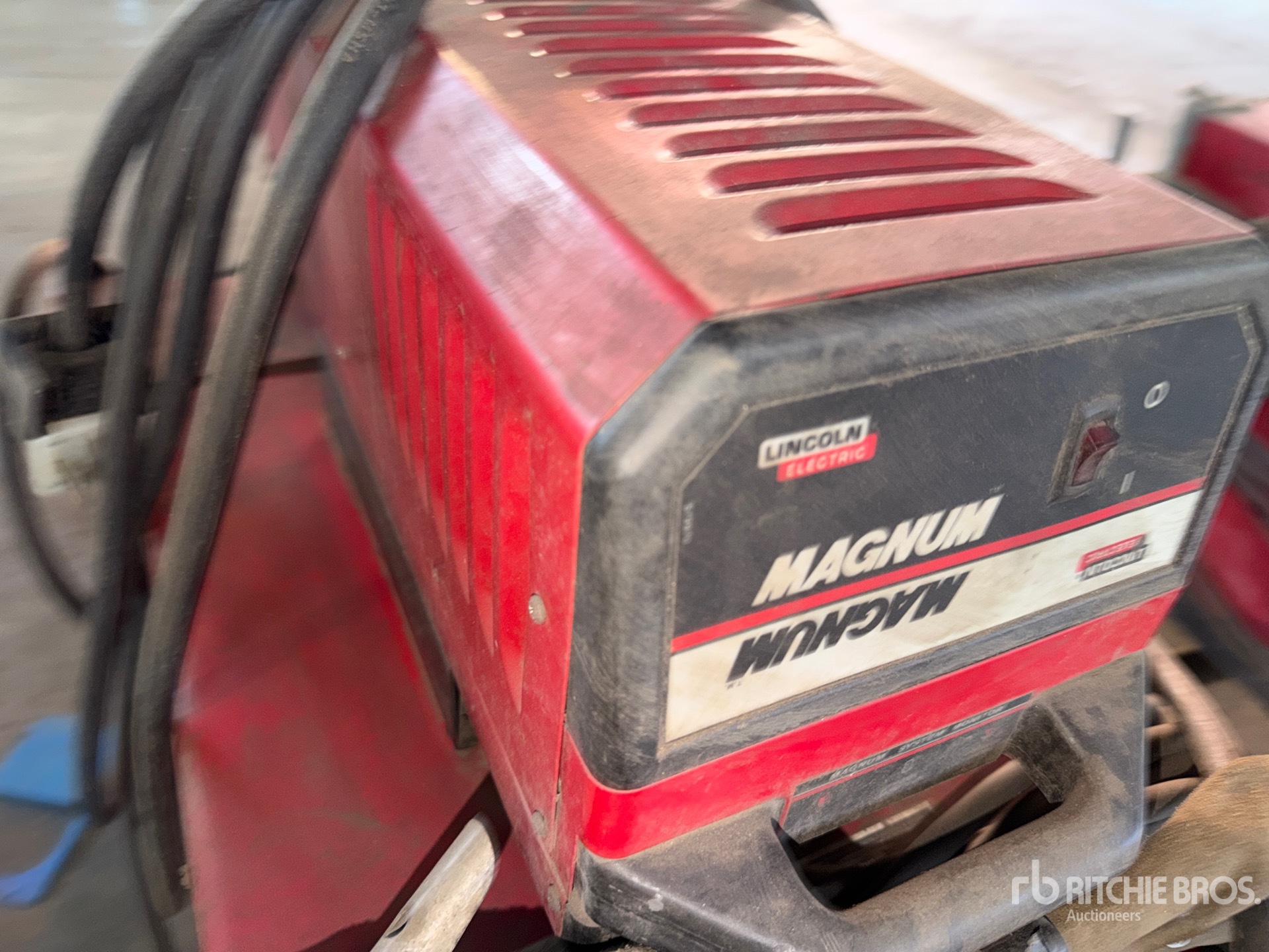 2000 Lincoln 255 A MULTI-PROCESS