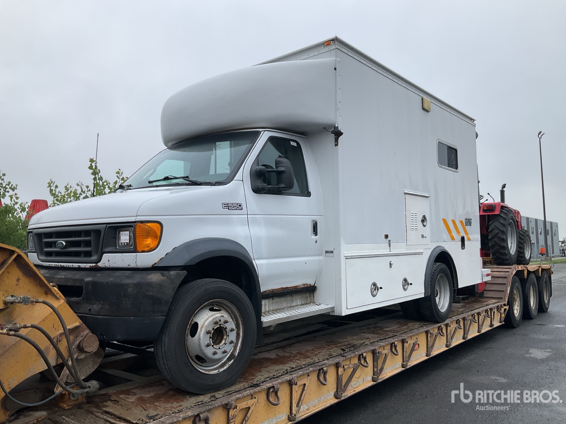 2003 Ford E-550