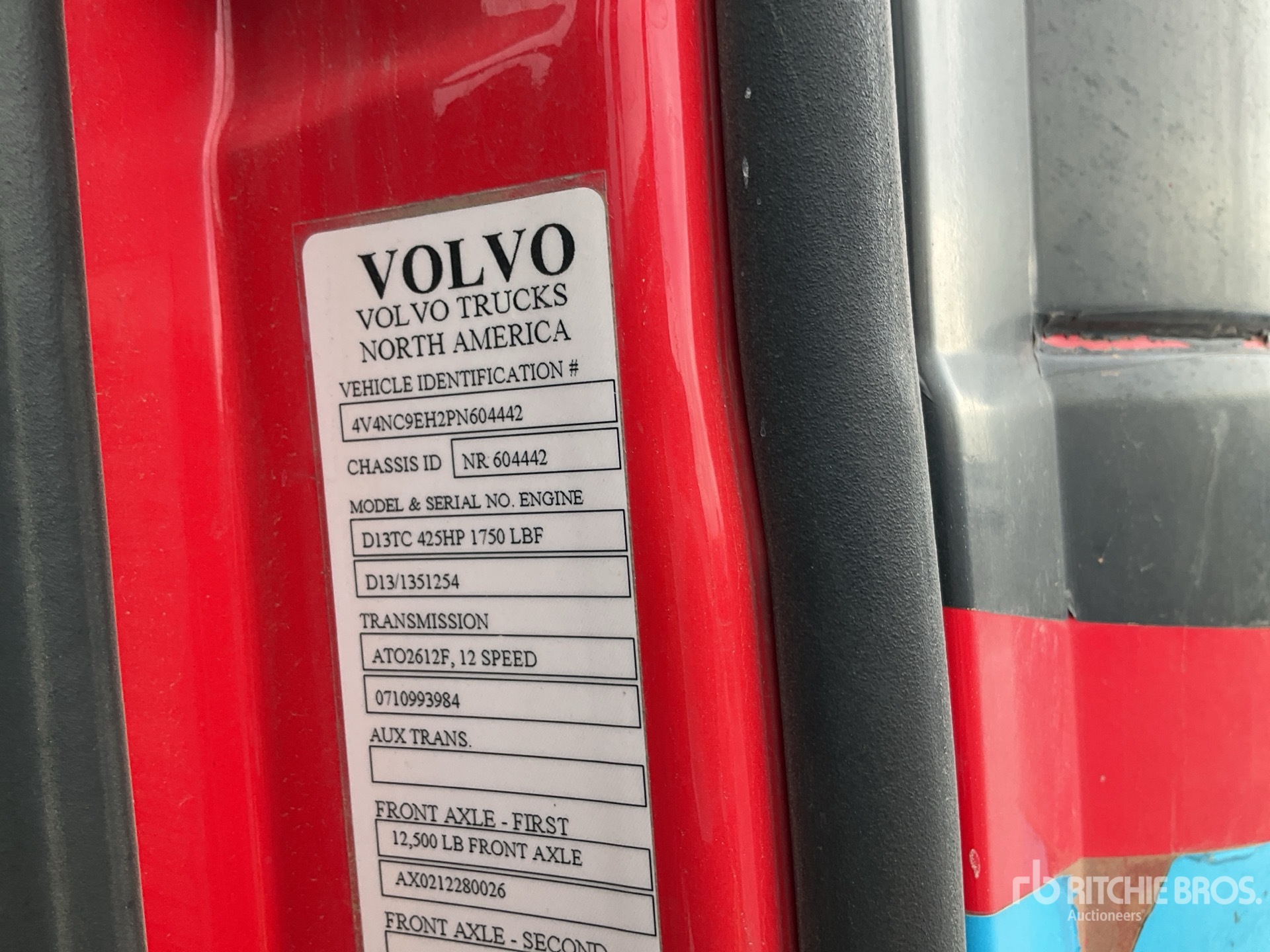Photo of 2023 Volvo VNL64T680