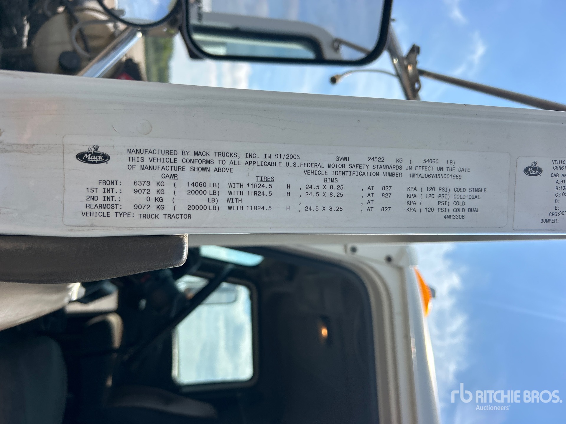 2005 Mack CHN613