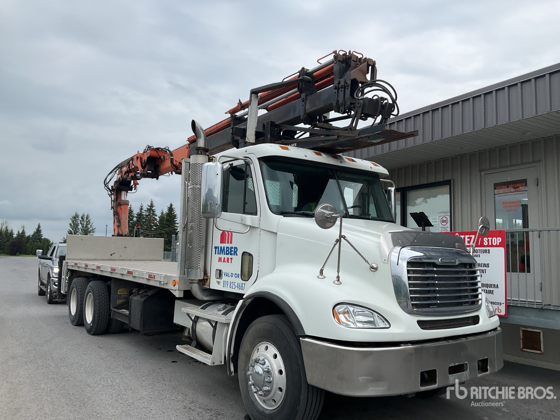 2007 Freightliner Columbia 112