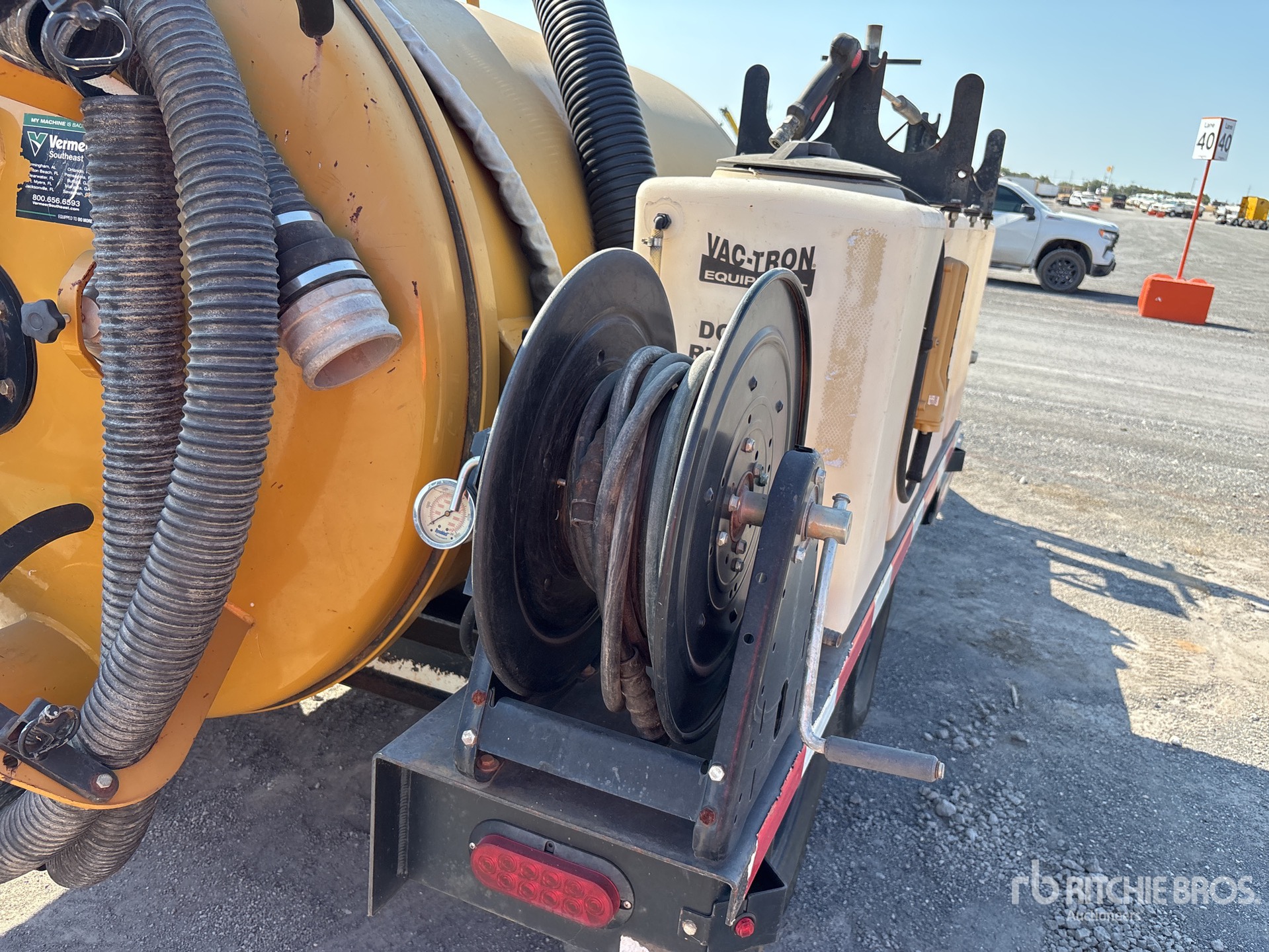 2020 Vac-Tron T/A