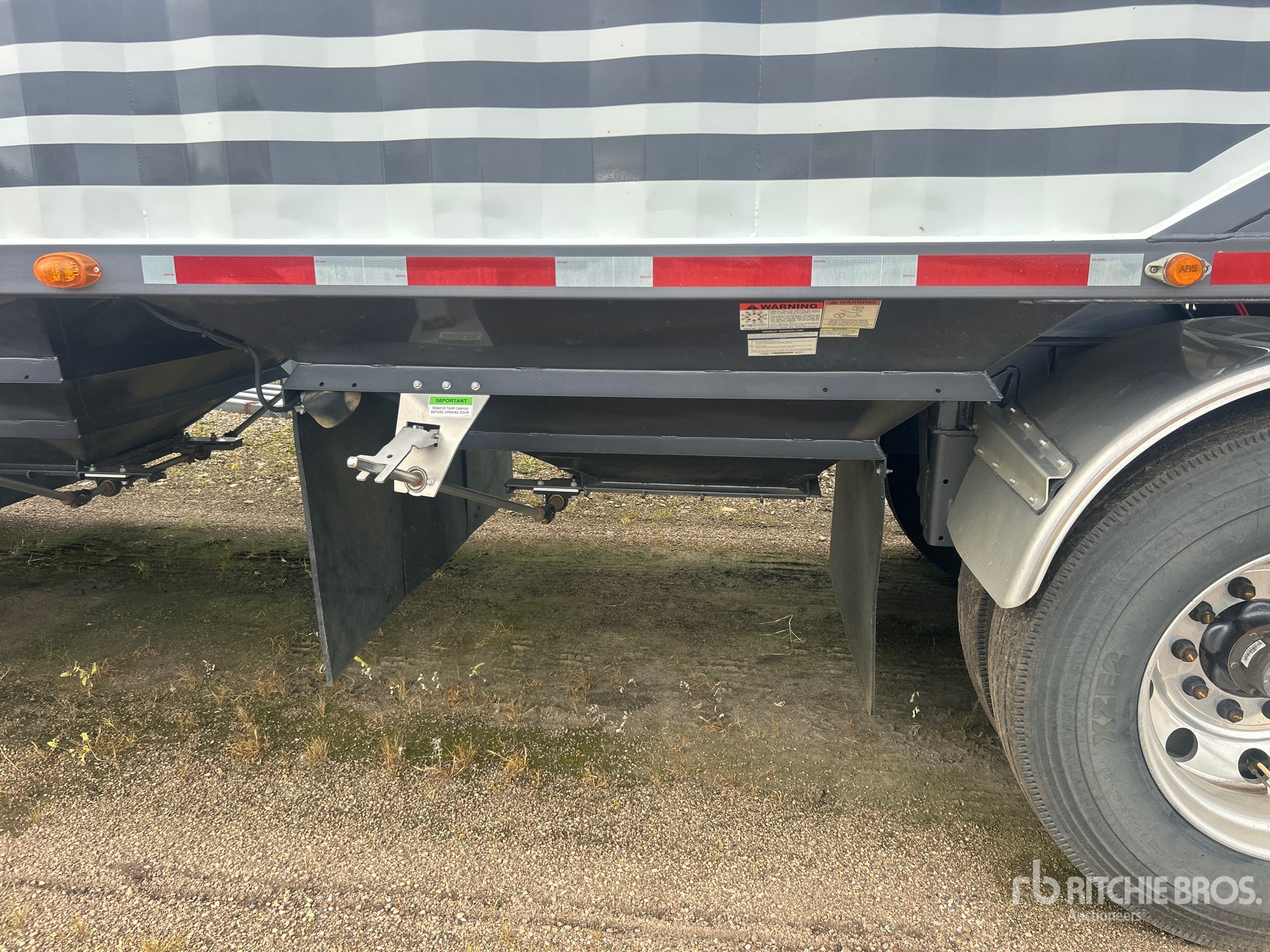 2024 Load King 30 ft T/A Super B-Train Pup