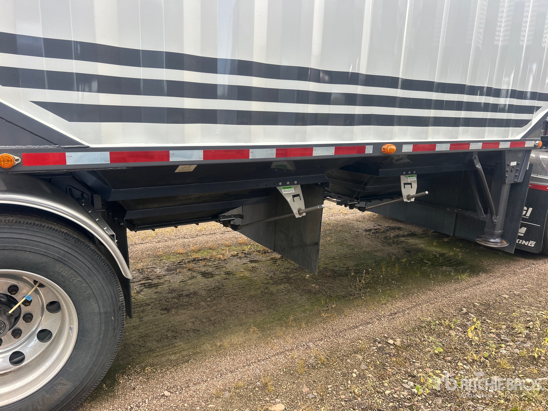 2024 Load King 30 ft T/A Super B-Train Pup