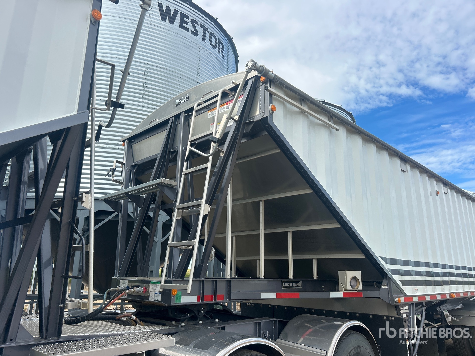2024 Load King 30 ft T/A Super B-Train Pup