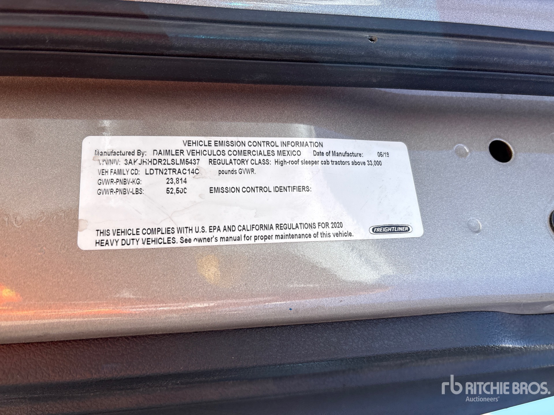 2020 Freightliner CASCADIA 126