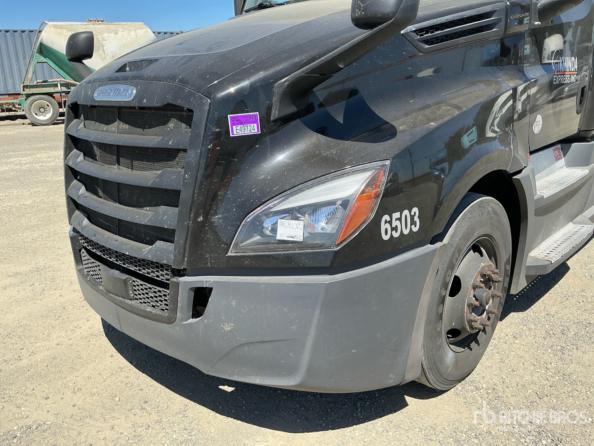 2021 Freightliner CASCADIA 126