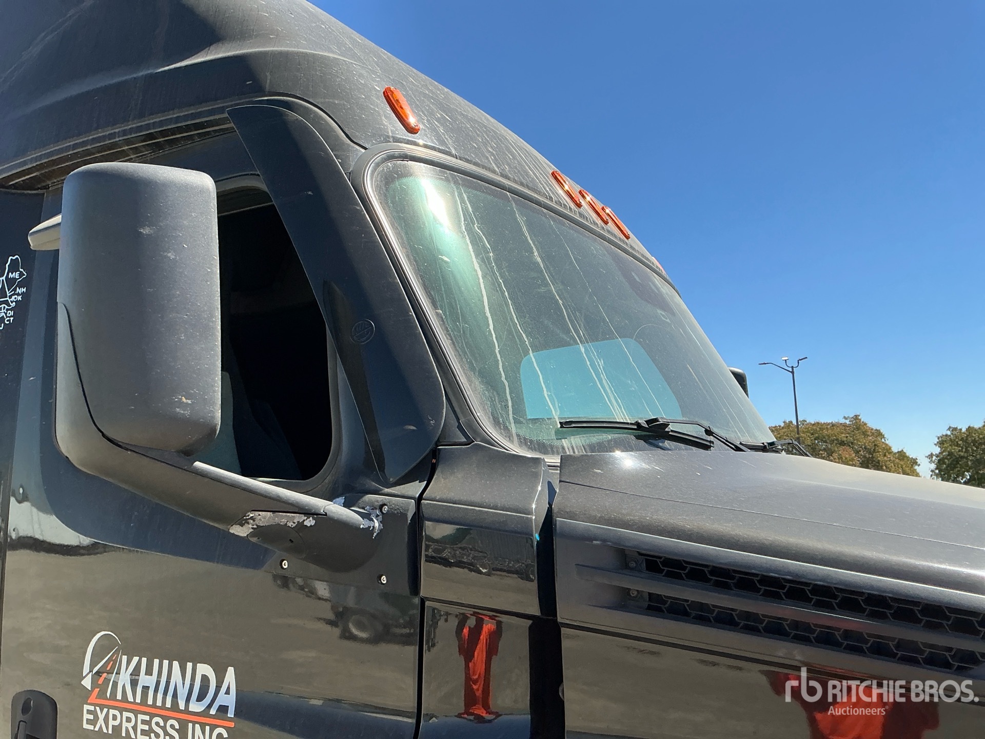 2021 Freightliner CASCADIA 126