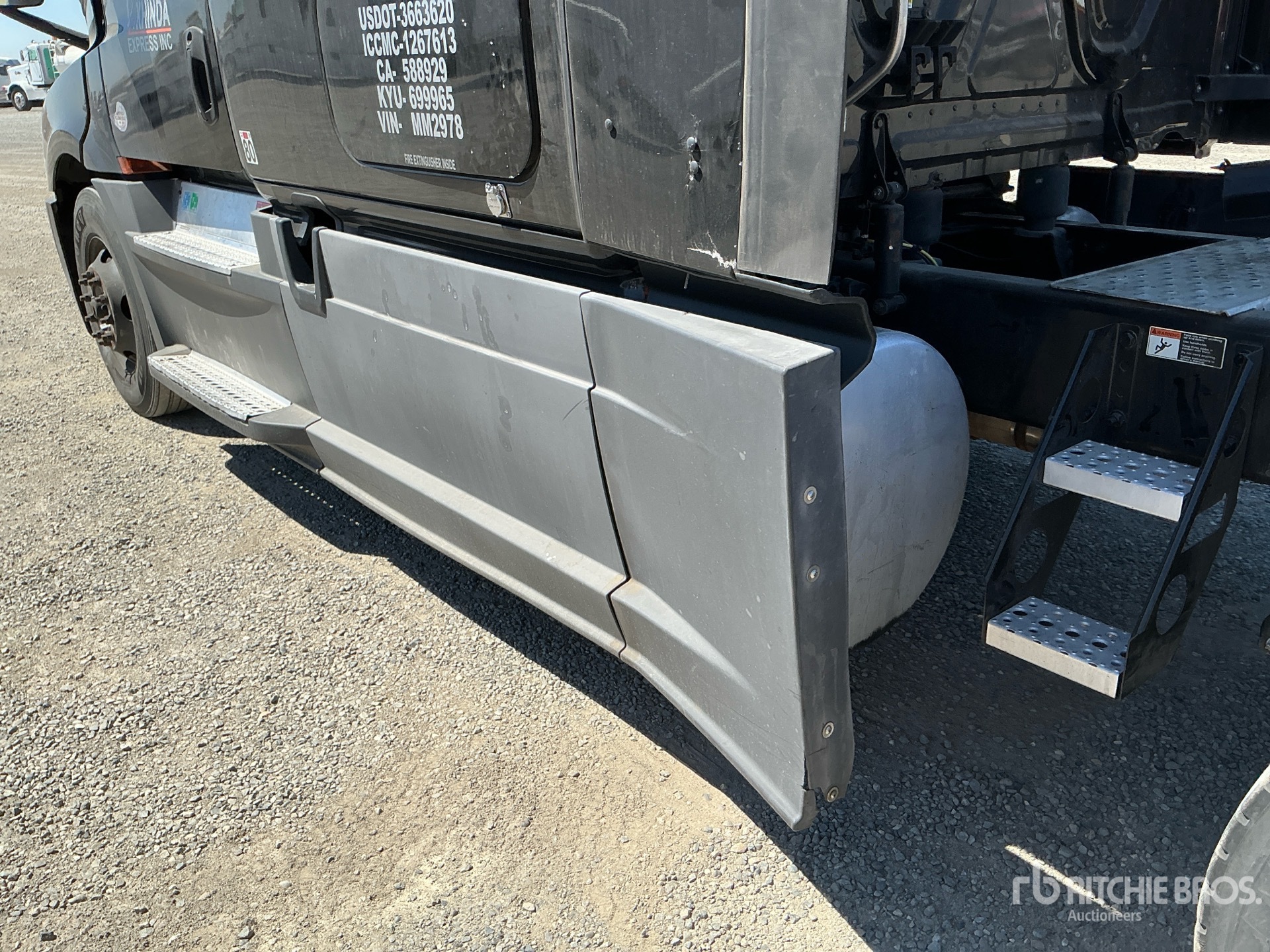 2021 Freightliner CASCADIA 126
