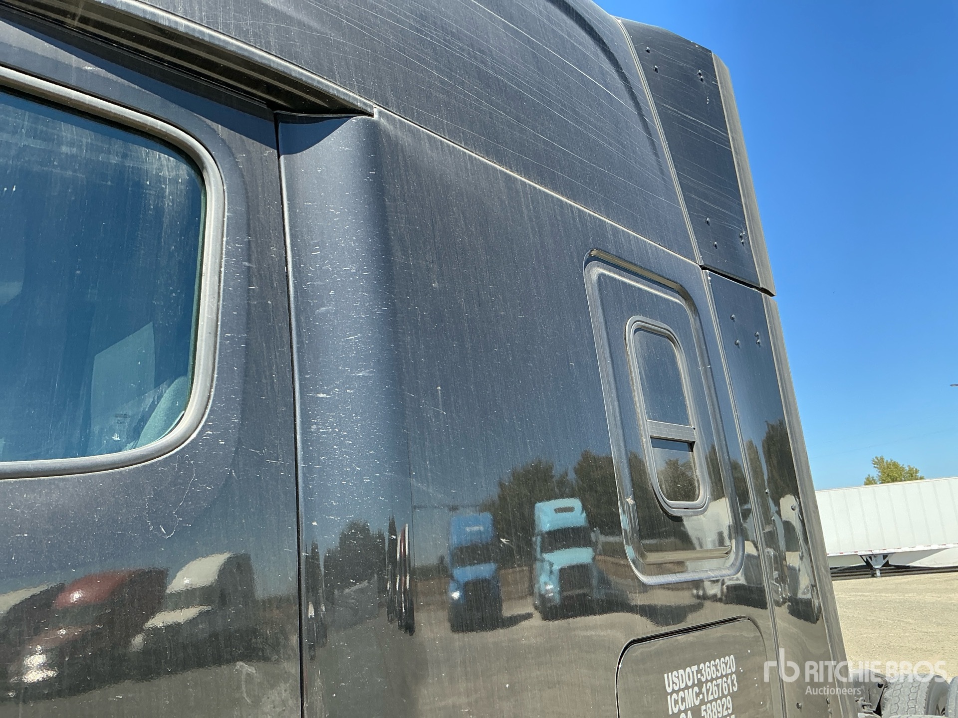 2021 Freightliner CASCADIA 126