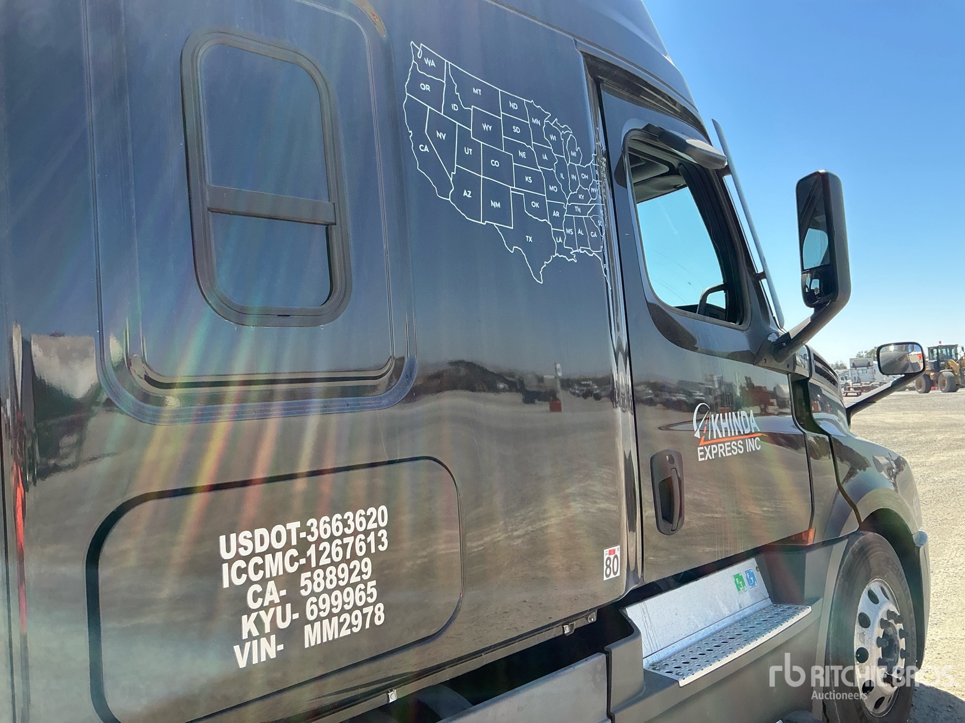 2021 Freightliner CASCADIA 126