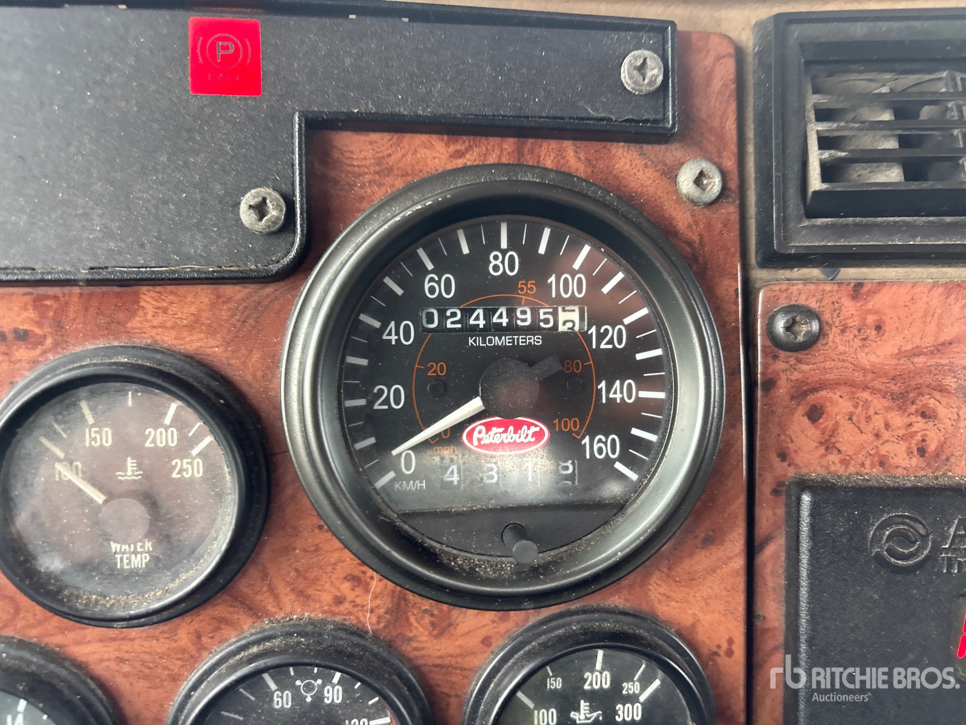 2006 Peterbilt 335