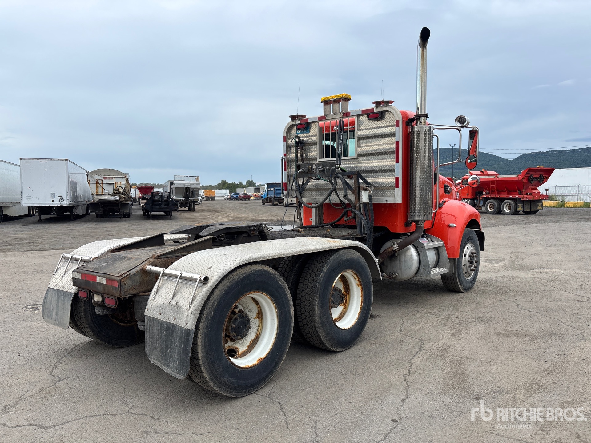2006 Peterbilt 335