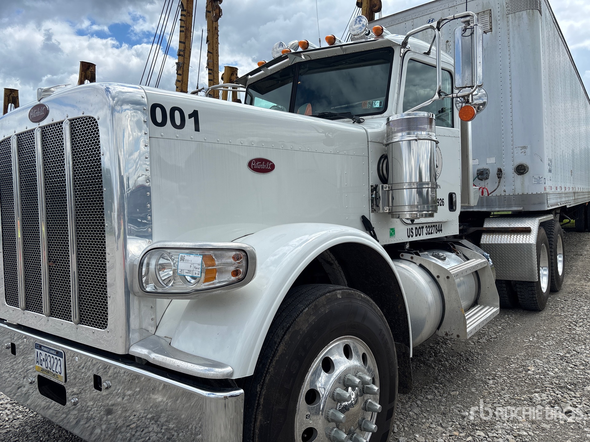 Photo of 2019 Peterbilt 389