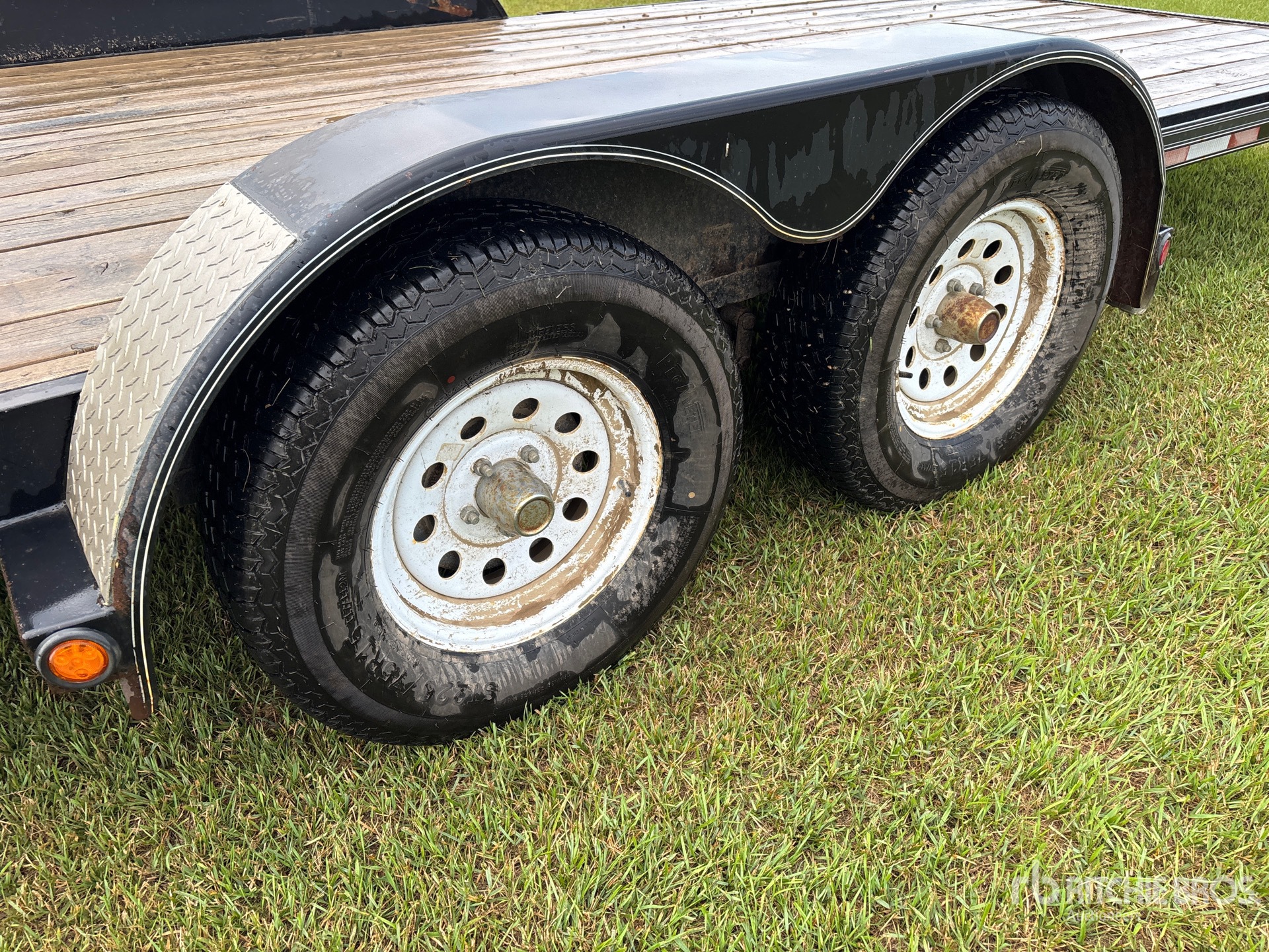2010 Double A 20 ft T/A Tilt Deck