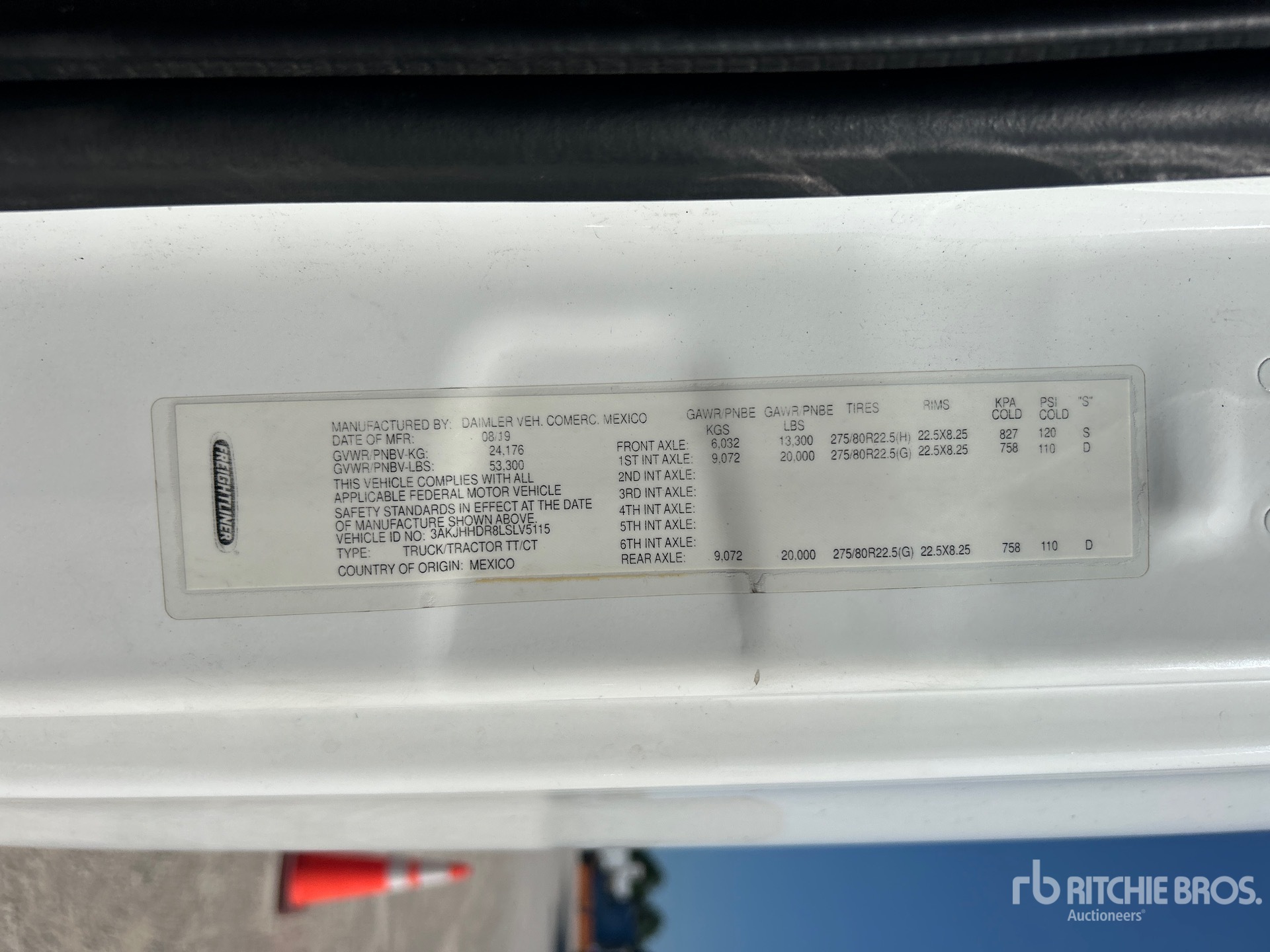 2020 Freightliner CASCADIA 126