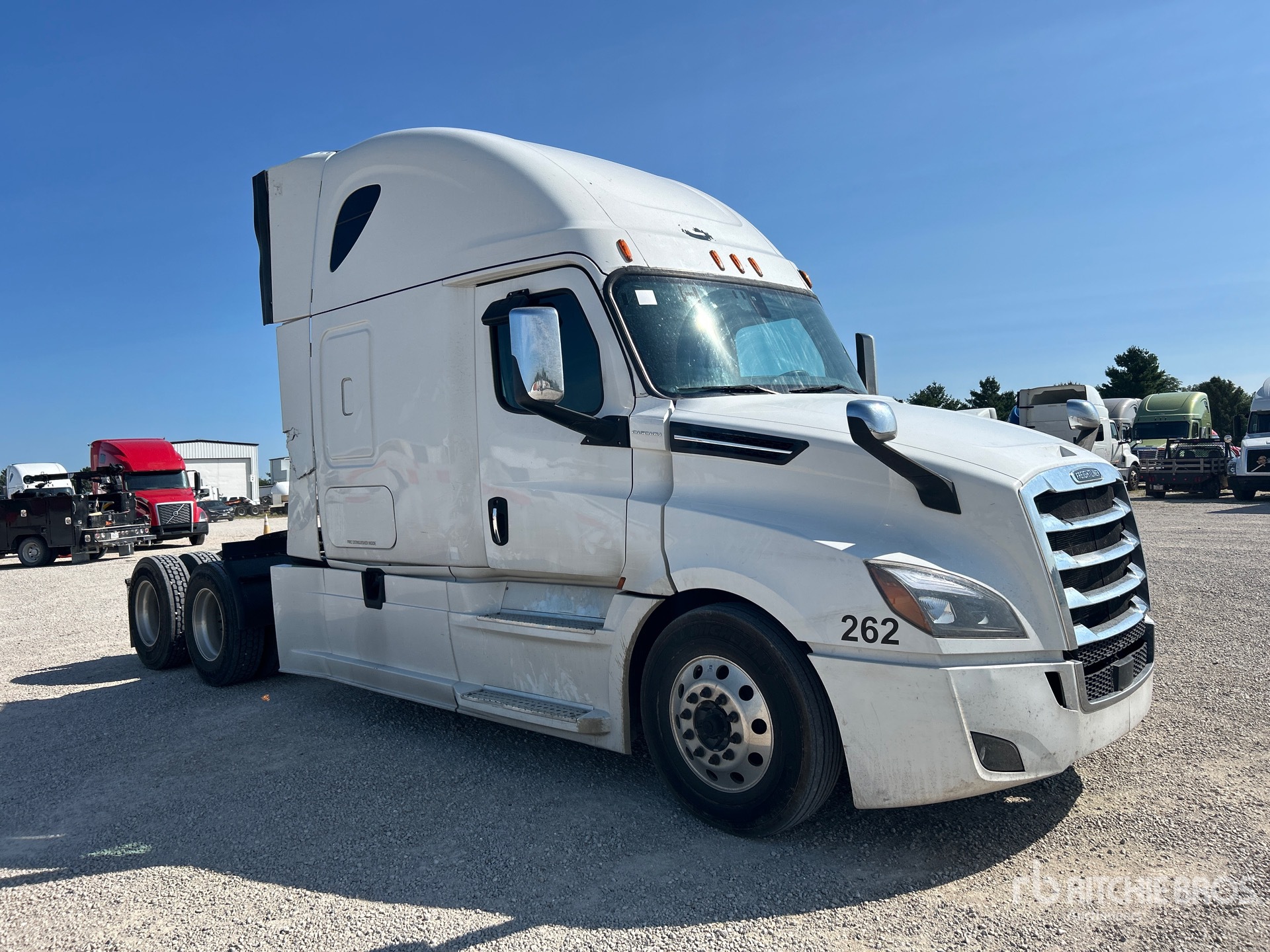 2020 Freightliner CASCADIA 126