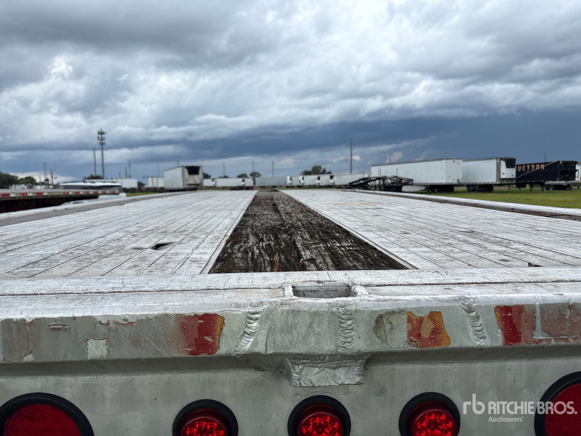 1993 Ravens 48 FT SPREAD AXLE