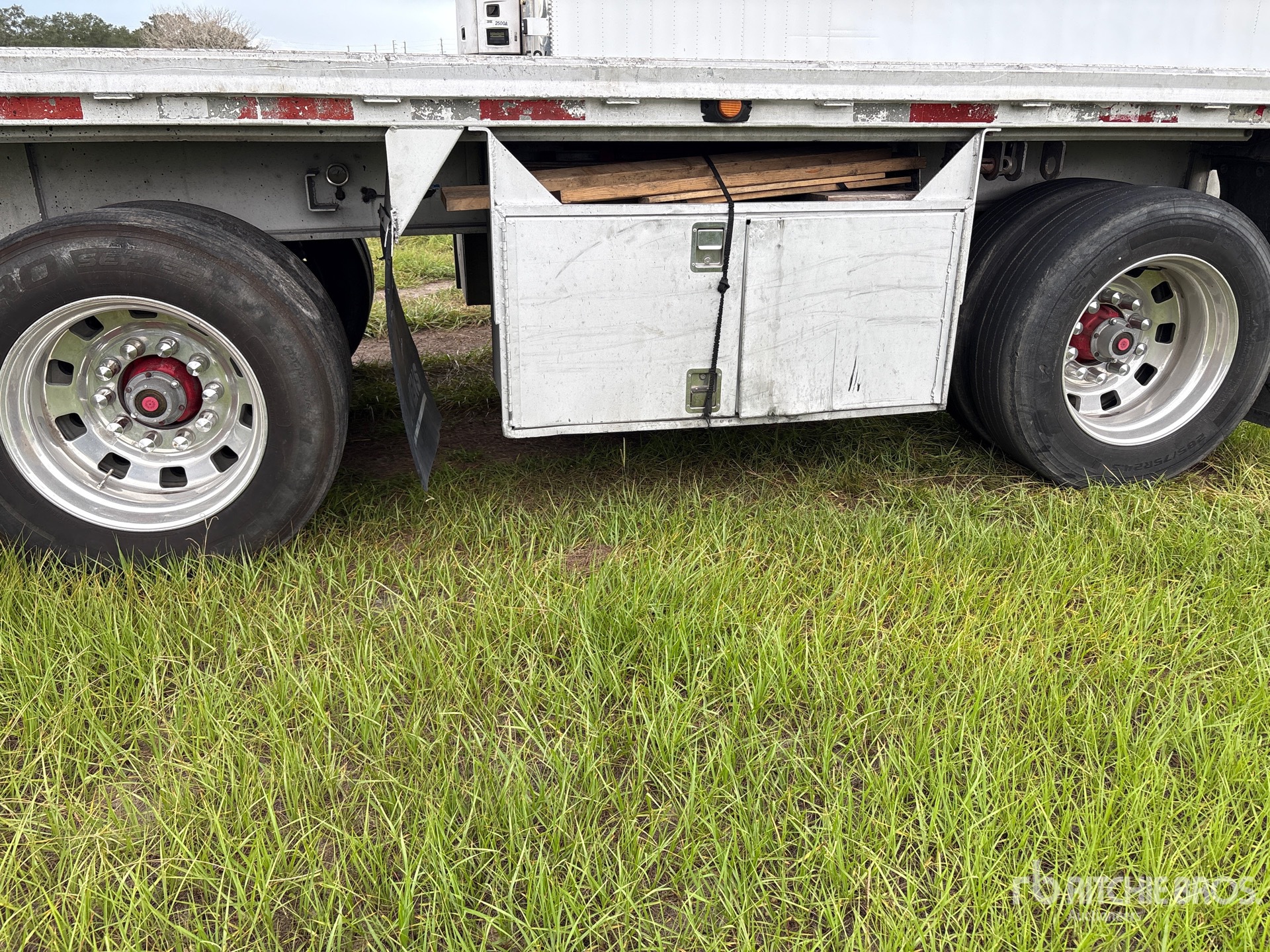 1993 Ravens 48 FT SPREAD AXLE