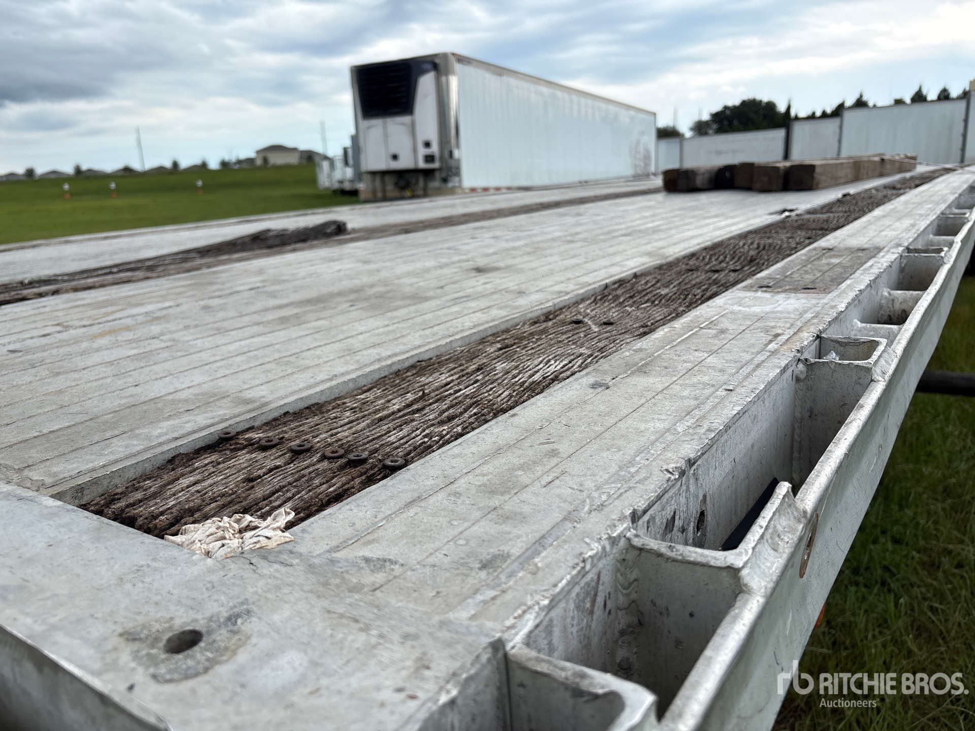 1993 Ravens 48 FT SPREAD AXLE