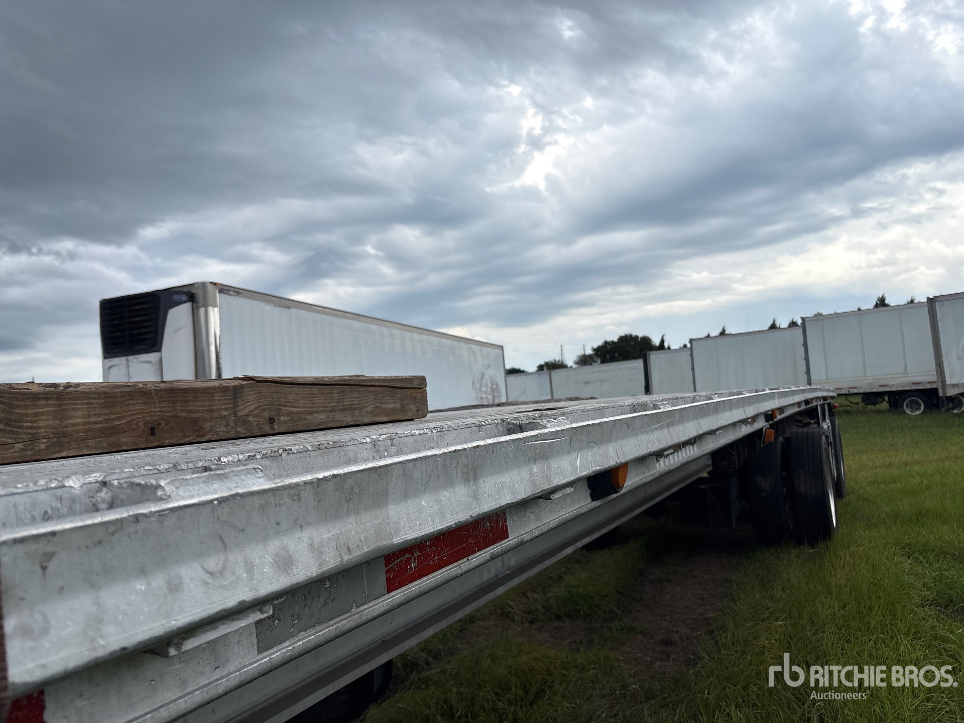 1993 Ravens 48 FT SPREAD AXLE
