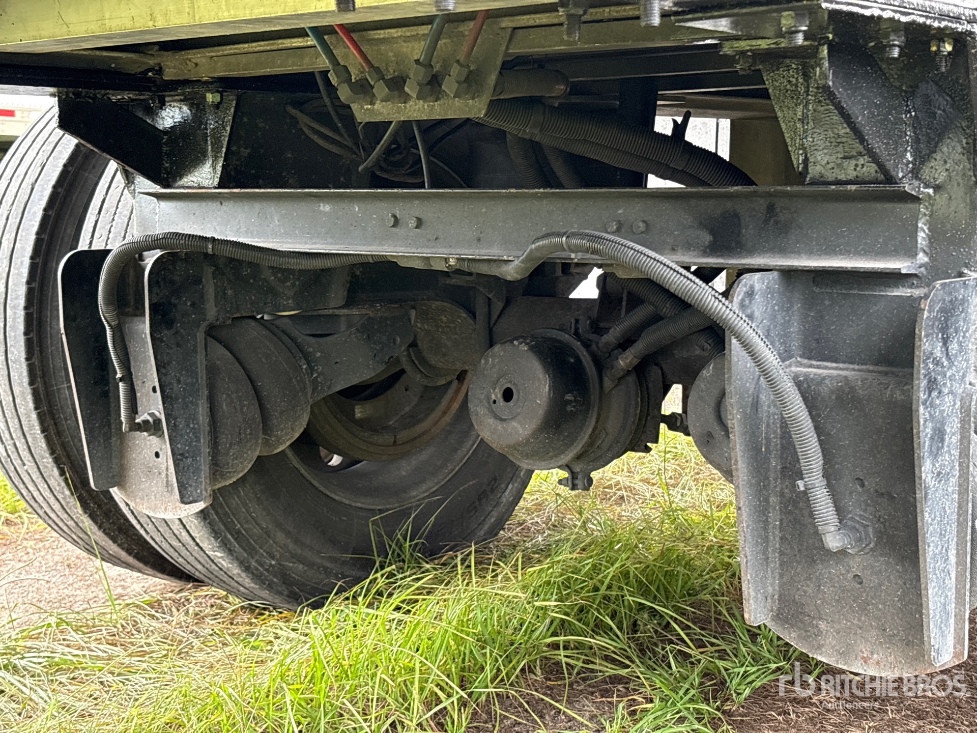 1993 Ravens 48 FT SPREAD AXLE