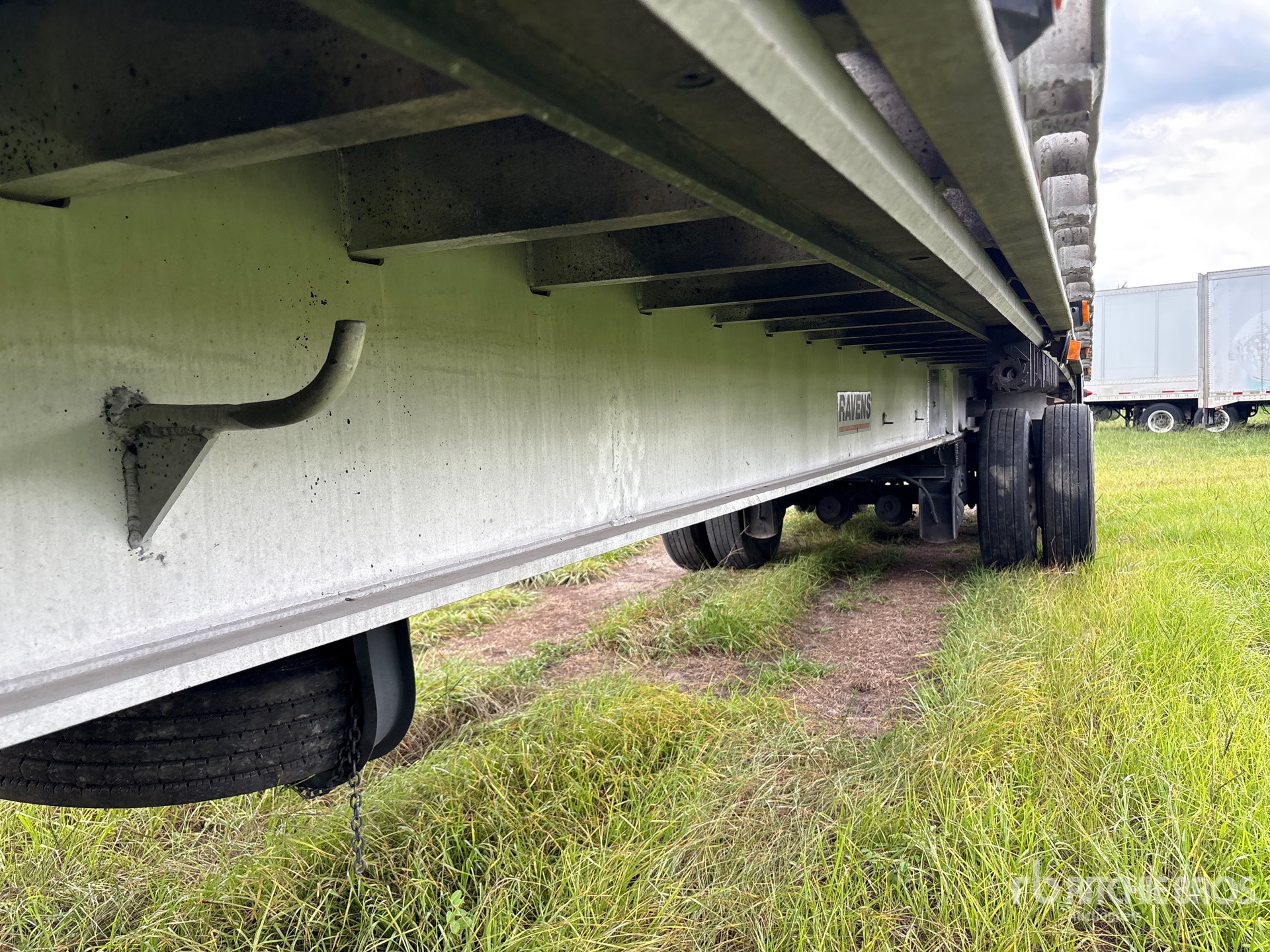 1993 Ravens 48 FT SPREAD AXLE