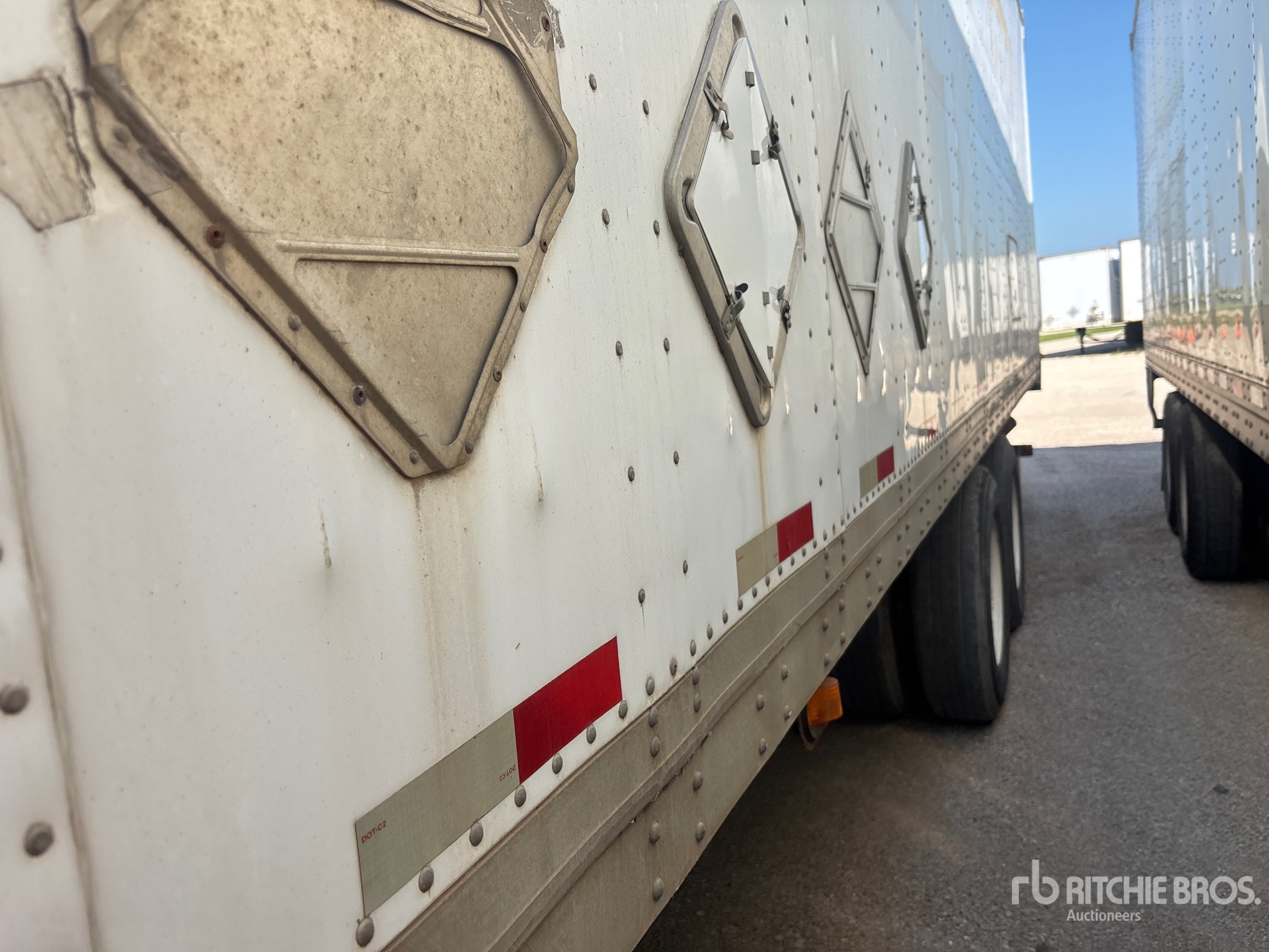 2006 Strick 48 FT X 102 IN T/A
