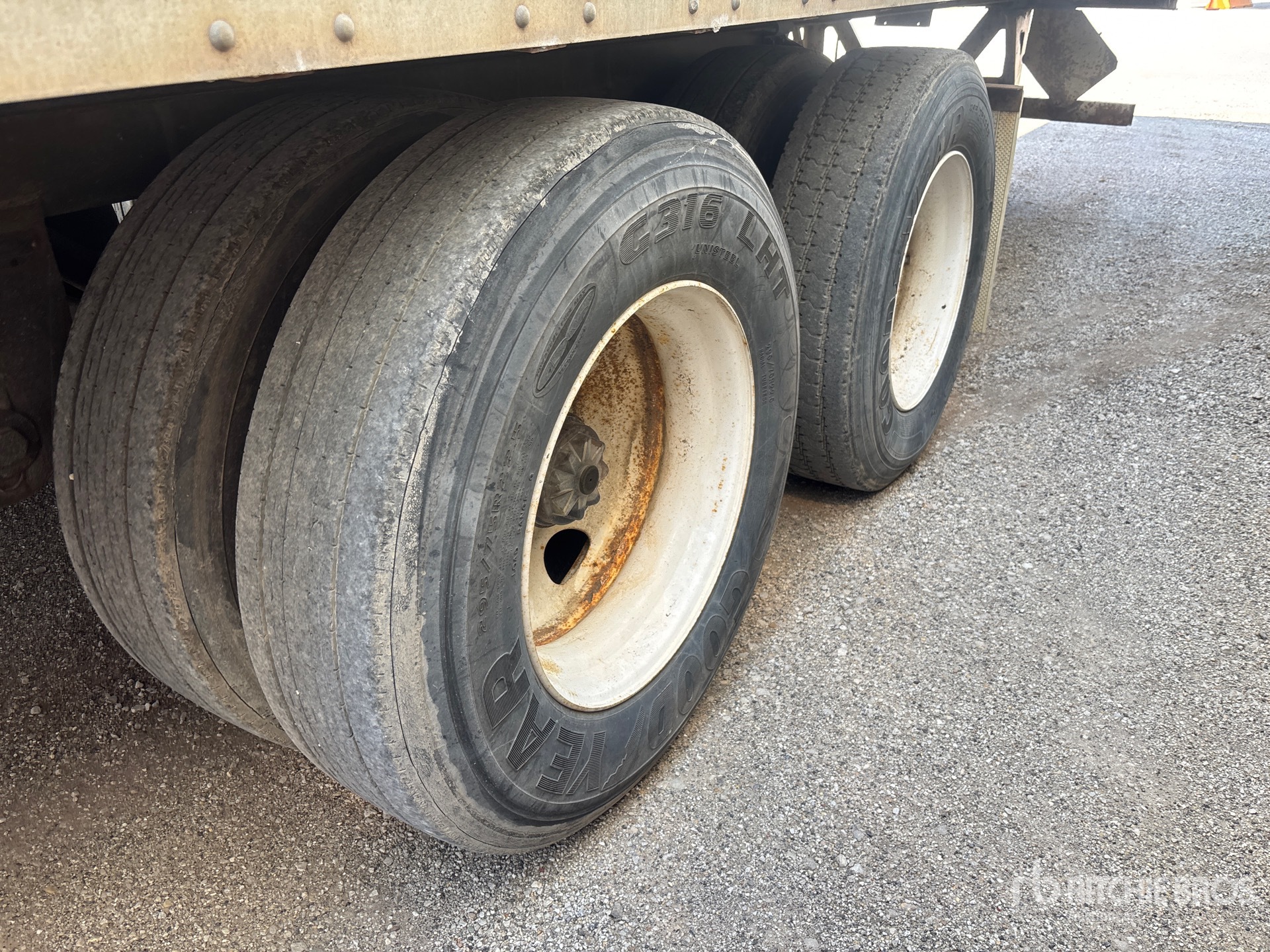 2006 Strick 48 FT X 102 IN T/A
