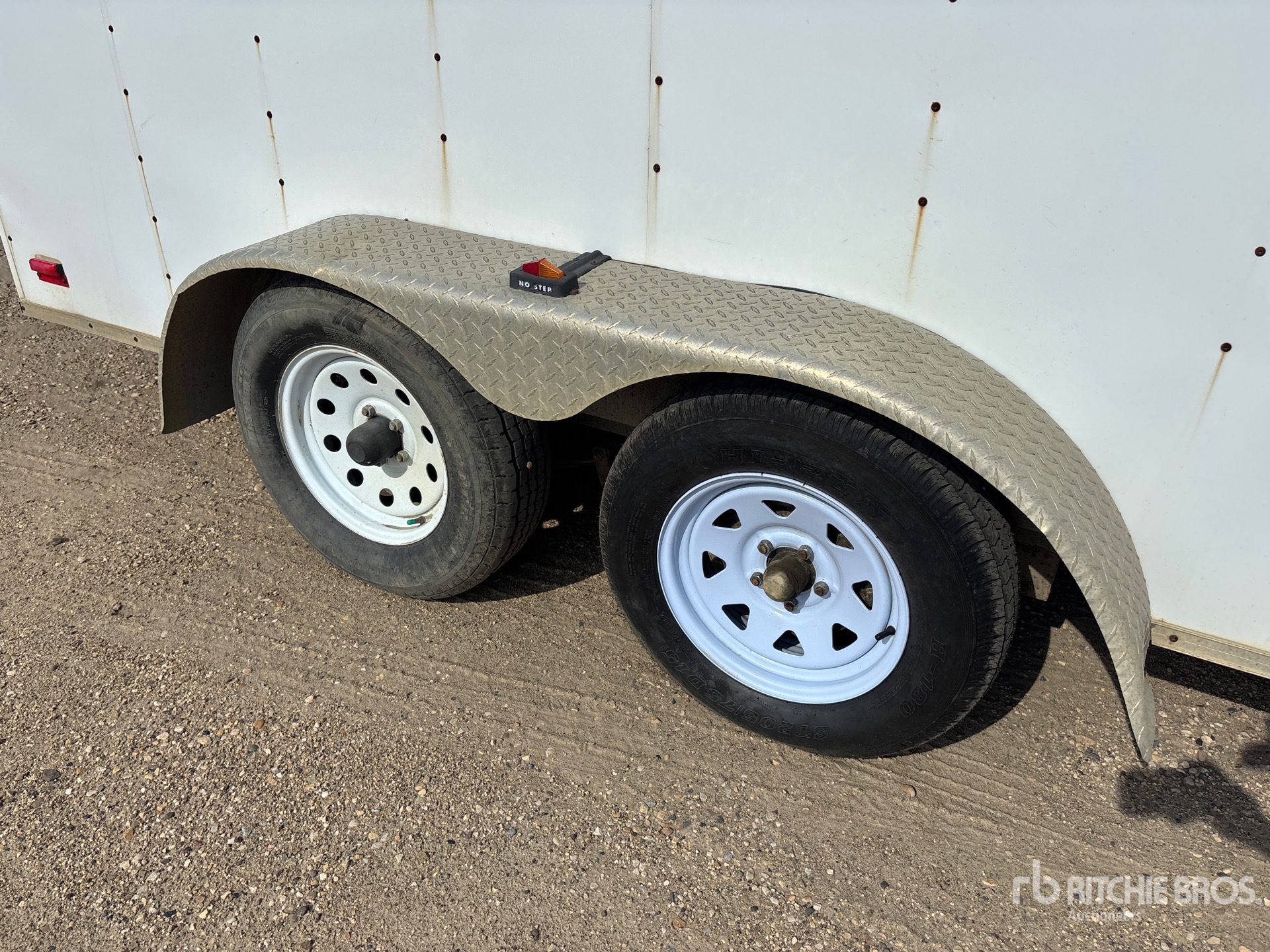 Cargo Mate T/A 14 FT 4 IN