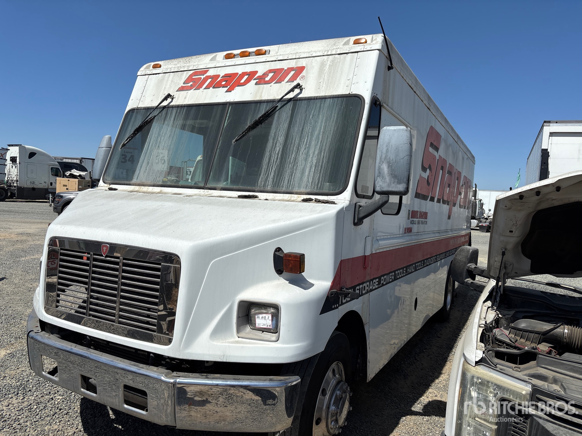 Photo of 2002 Freightliner MT55