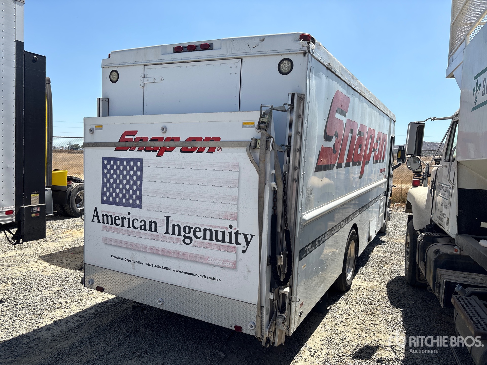 2002 Freightliner MT55