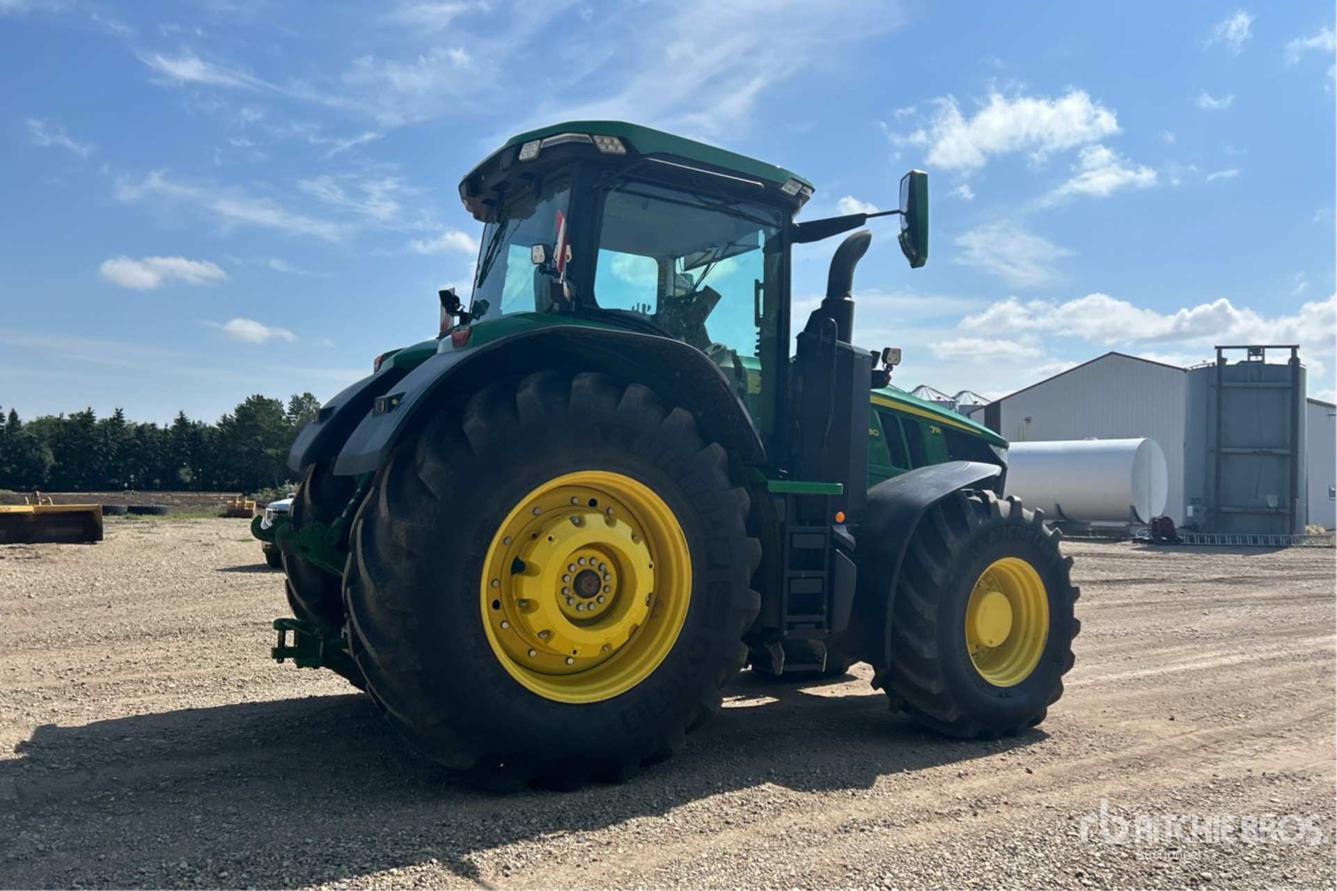 2020 John Deere 7R 330