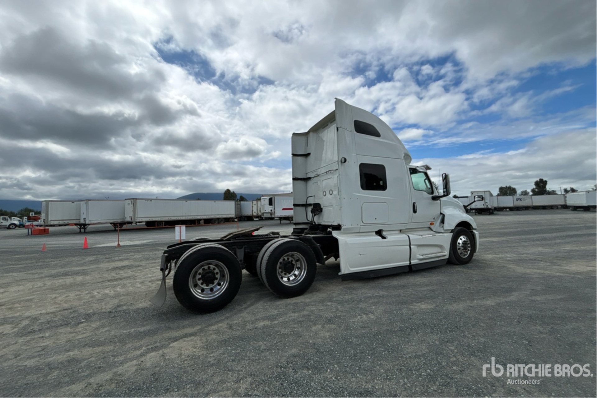 2019 International LT625