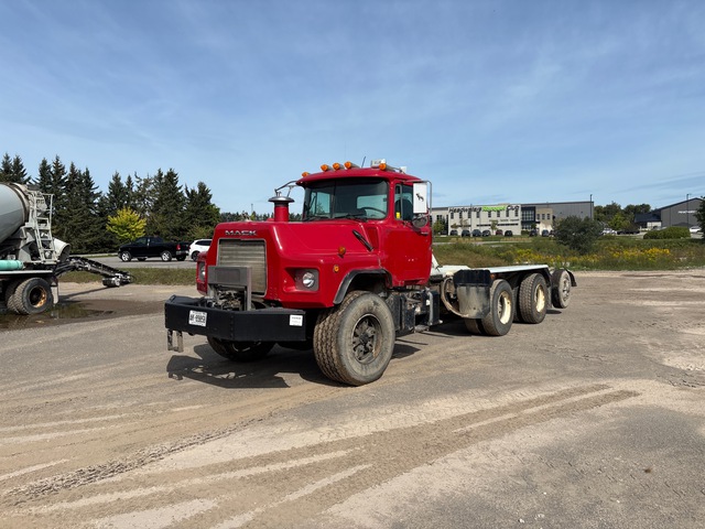 2000 Mack 8x4 Cab and Chassis