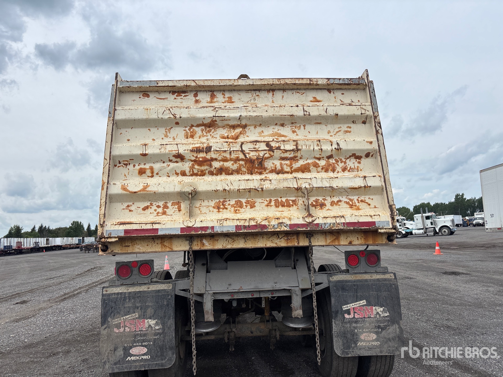 2000 Arnes 24 FT T/A
