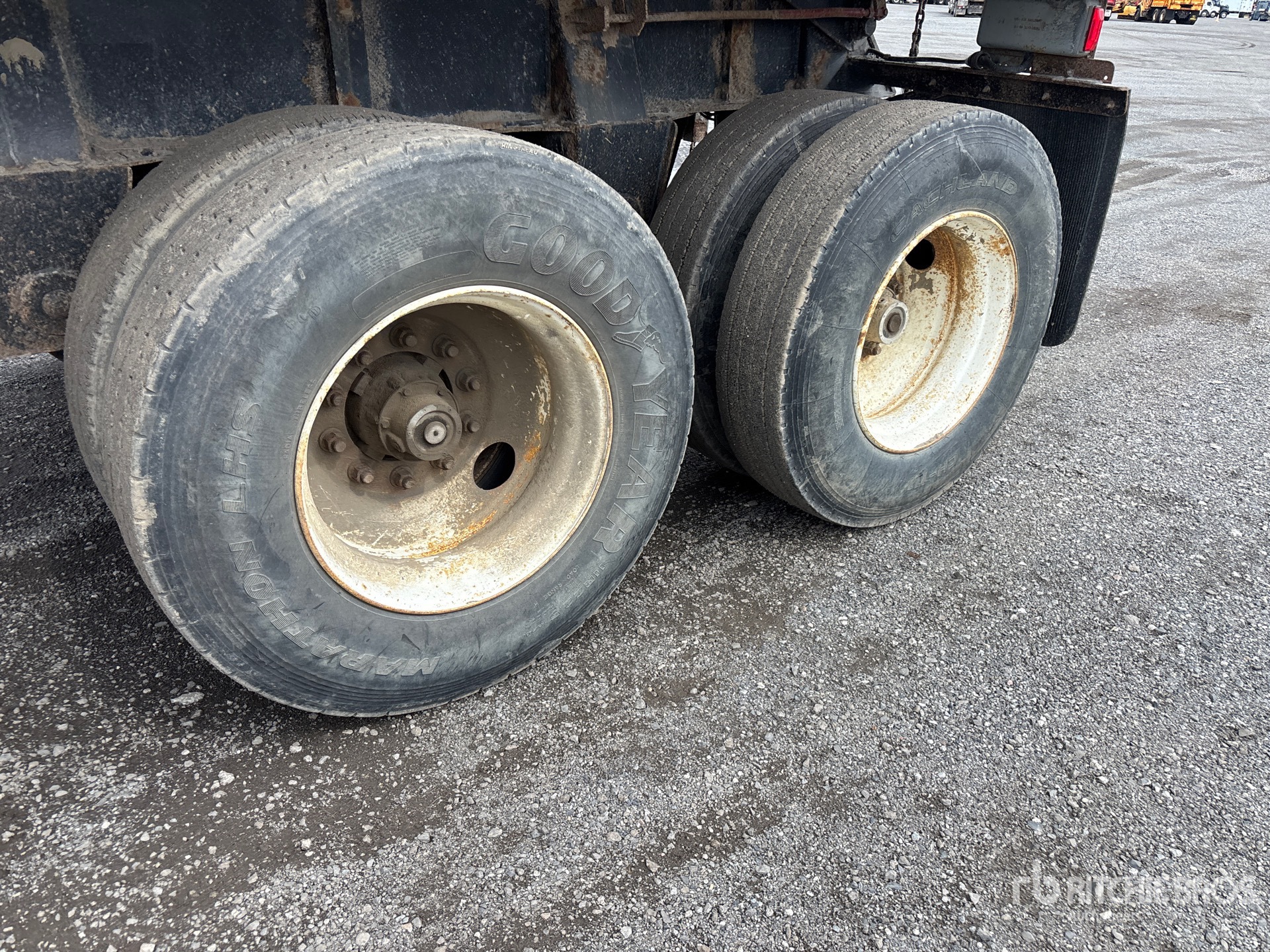 2000 Arnes 24 FT T/A