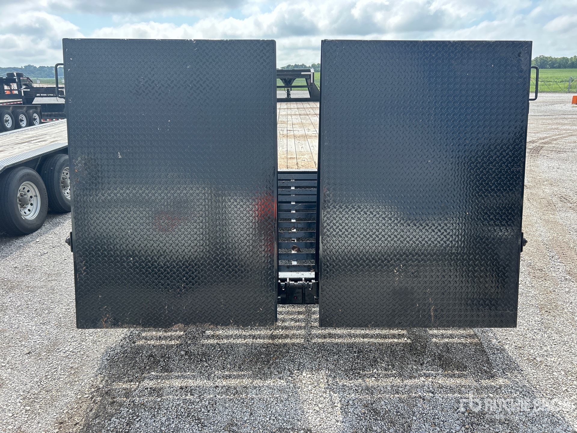 2026 Delco 40 FT T/A GOOSENECK