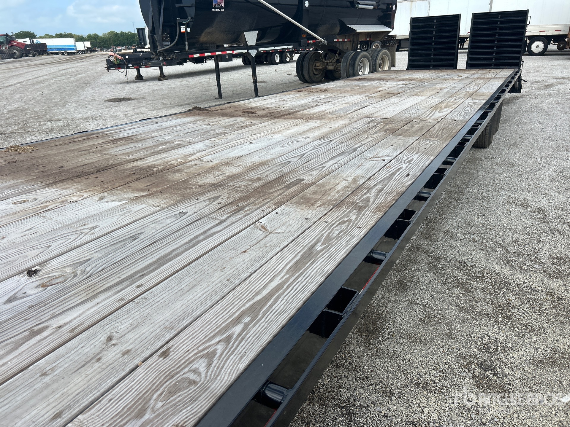 2026 Delco 40 FT T/A GOOSENECK