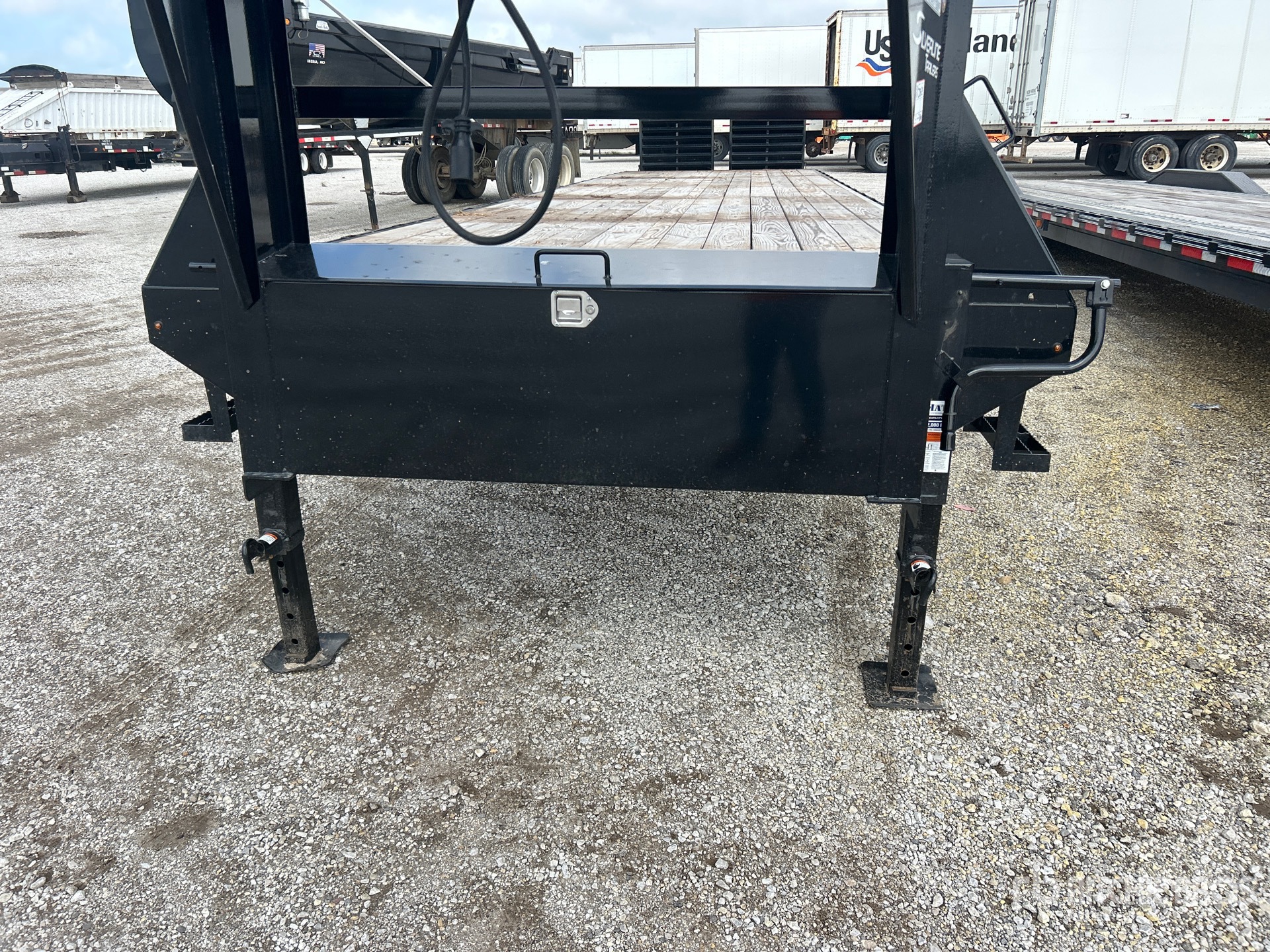 2026 Delco 40 FT T/A GOOSENECK