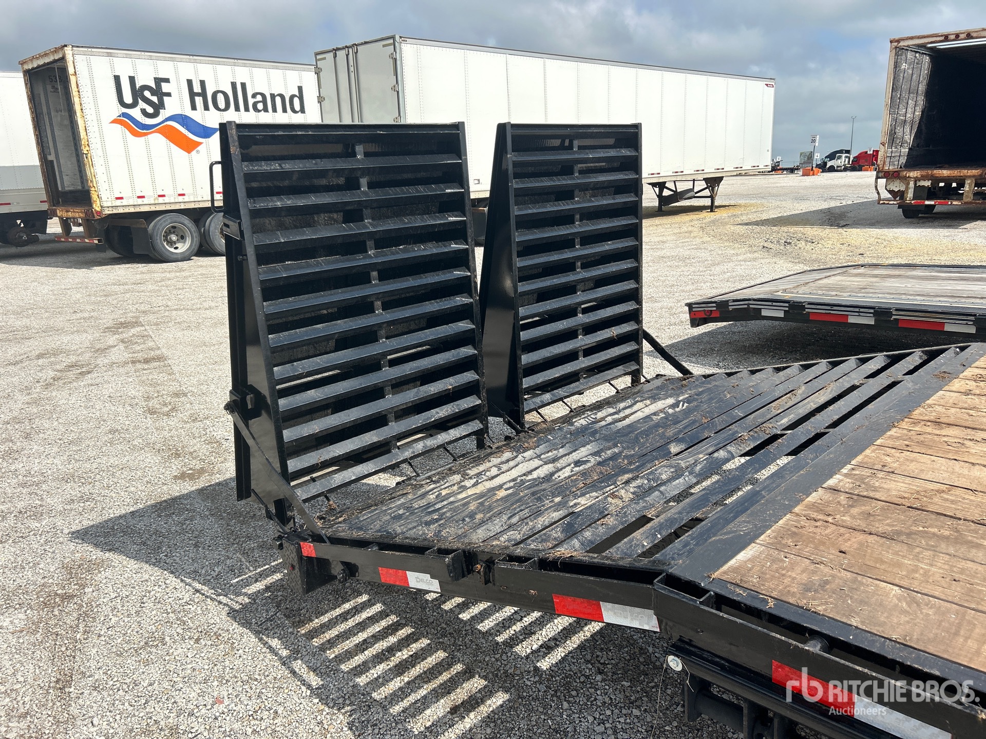 2026 Delco 40 FT T/A GOOSENECK