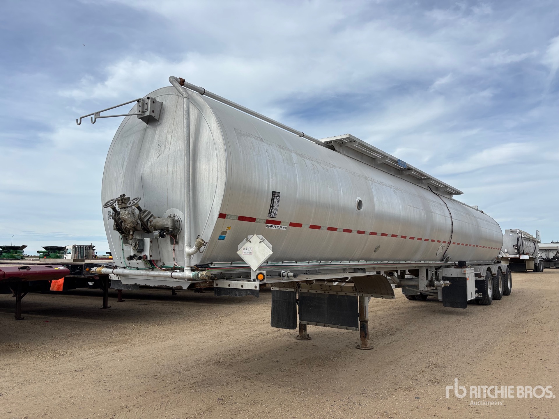 Photo of 2013 Advance 46000 L Tri/A