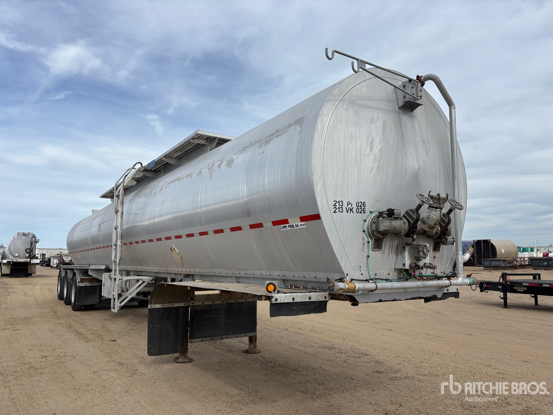 2013 Advance 46000 L TRI/A