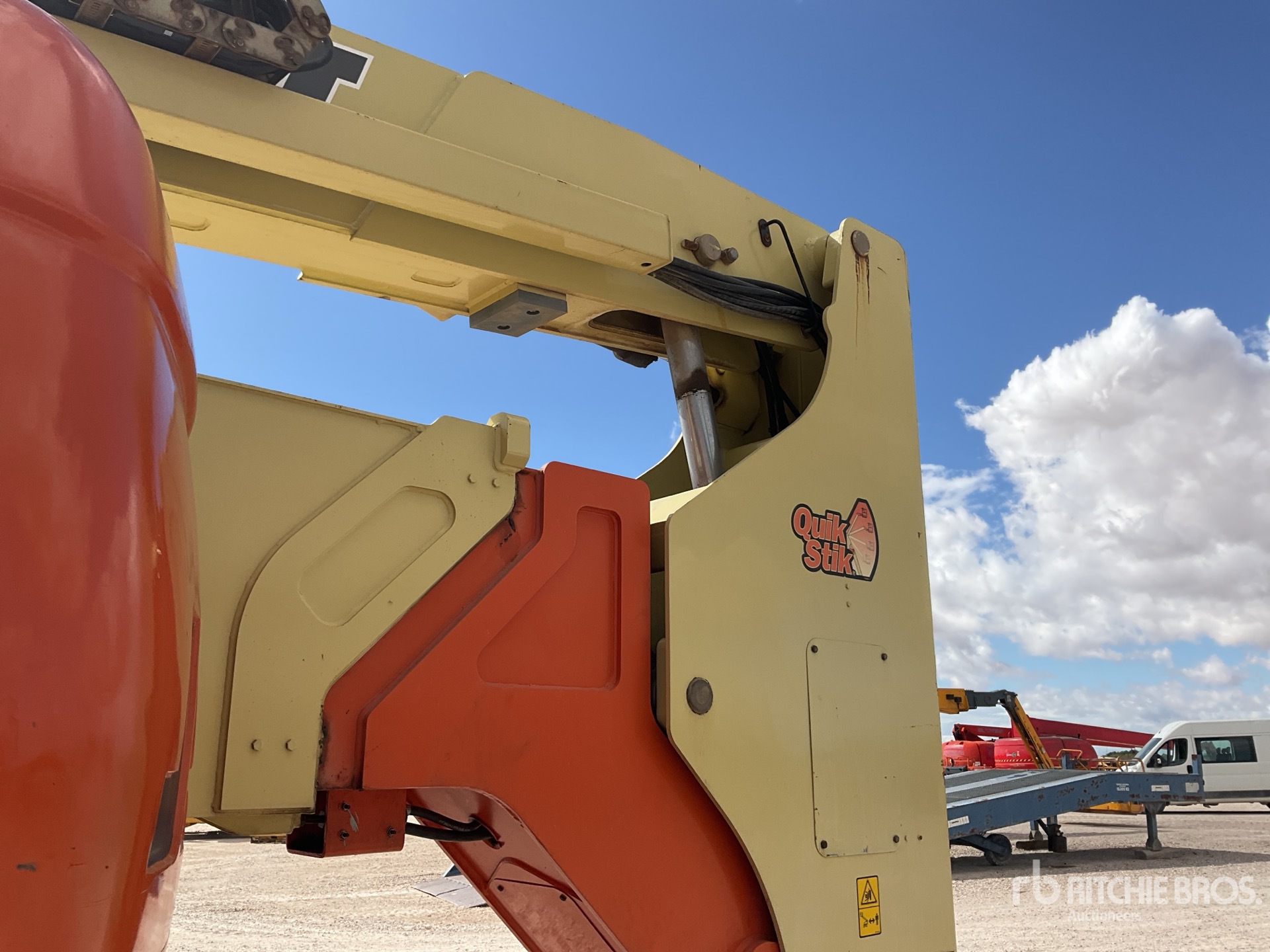 2008 JLG 800AJ